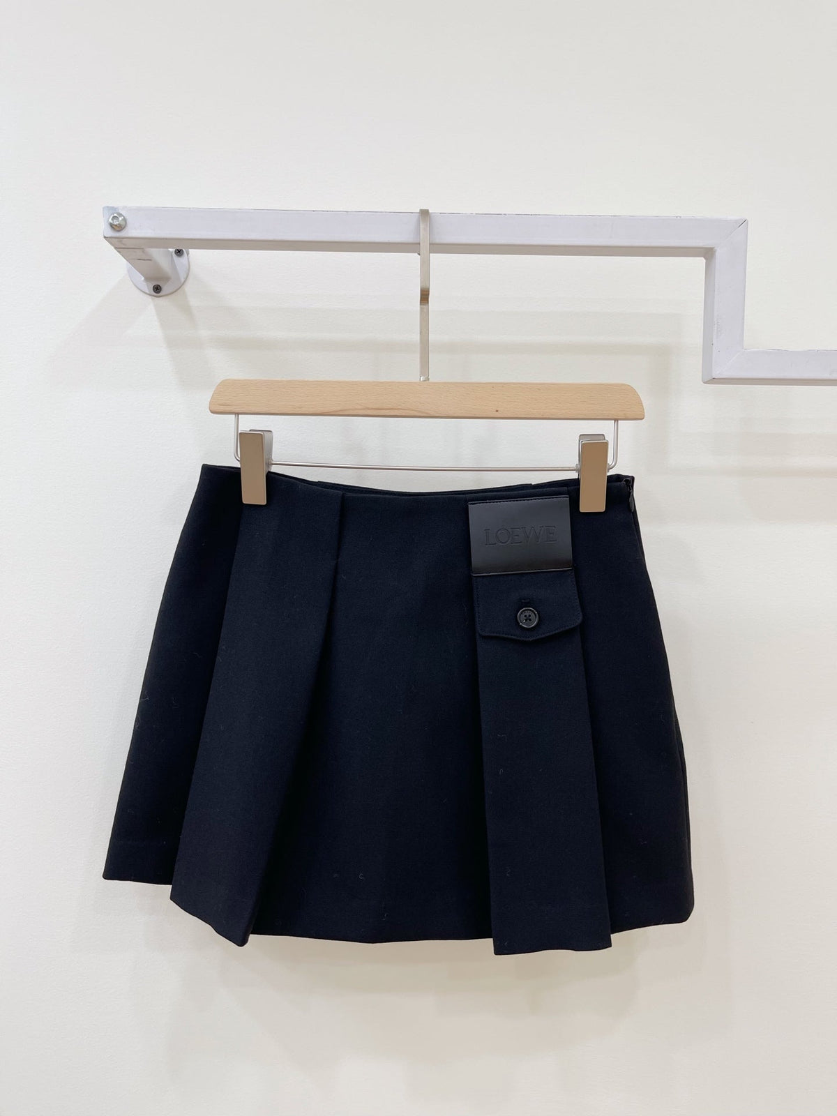 LW 26FW Pleated Mini Skirt Logo Leather Patch Polyester 443246
