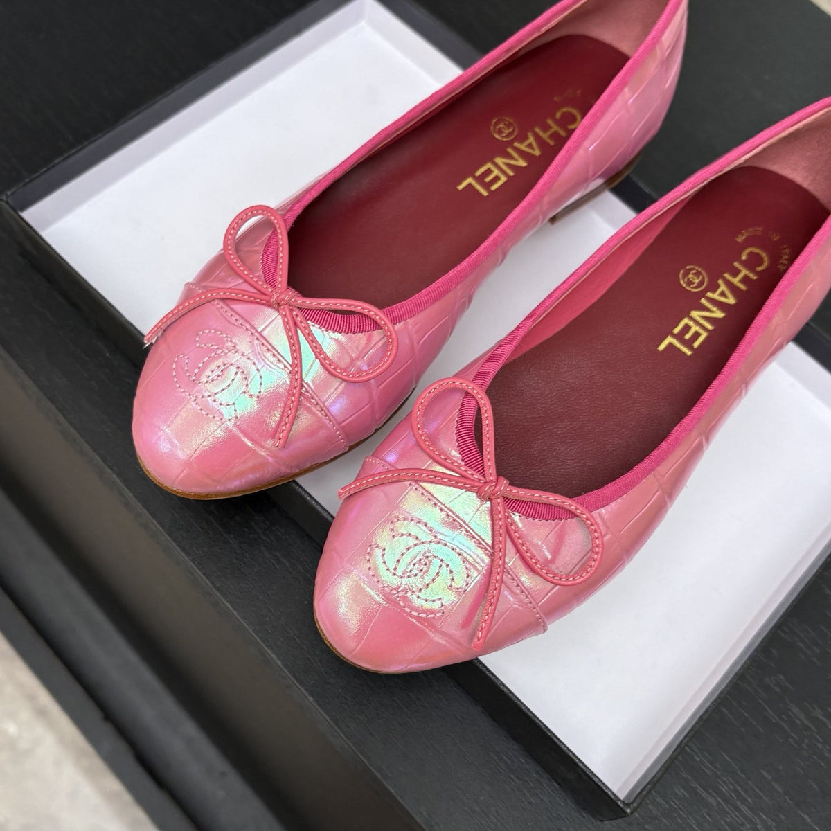 Chanel 2026 Two-Tone Ballet Flat Cowhide 168113