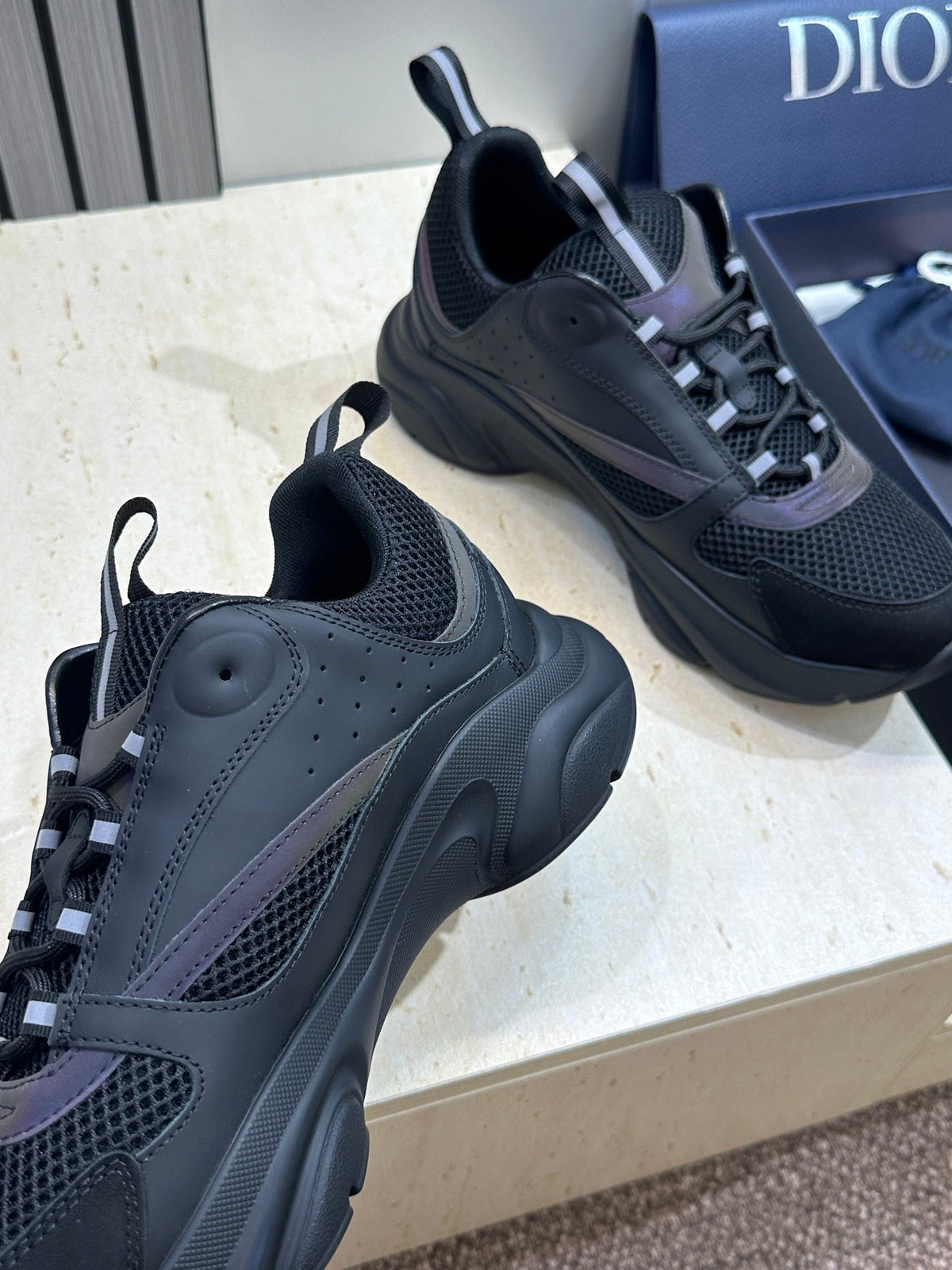 CD 26s Men B22 Sneakers Black Mesh 731952