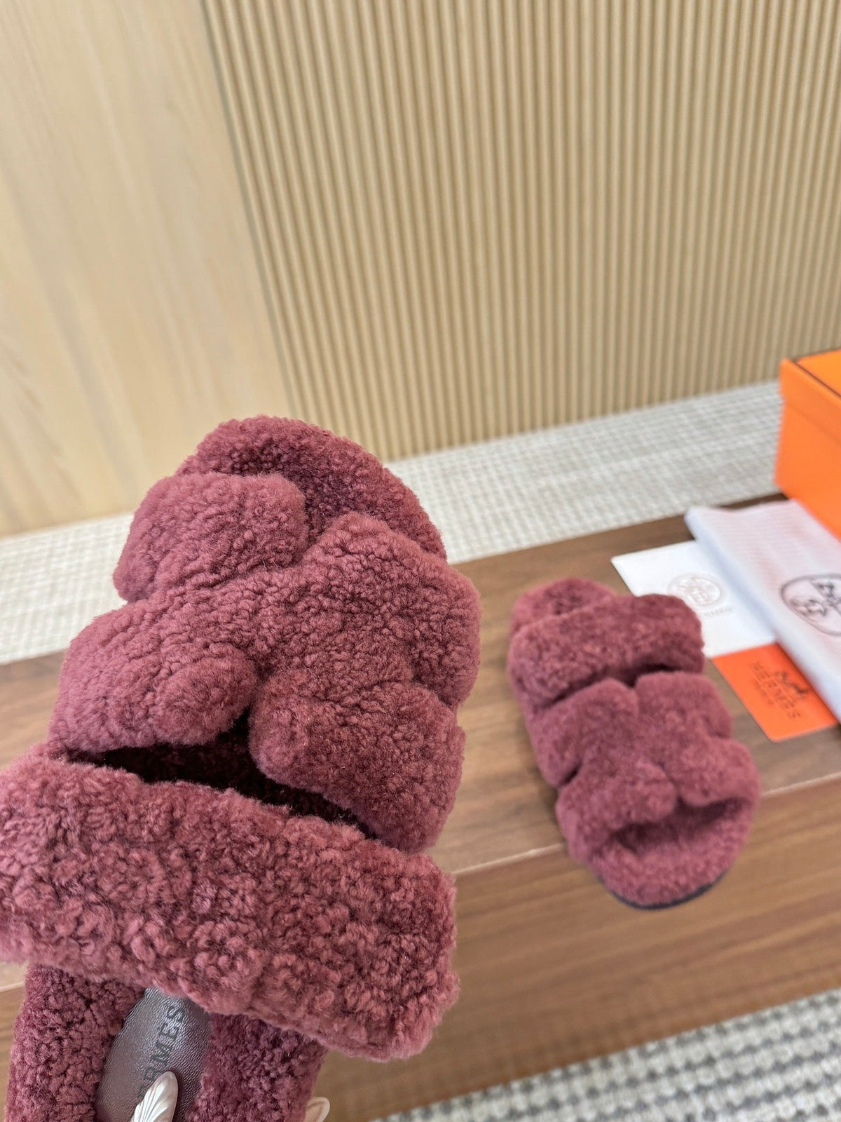 HM 26s Chypre Sandals Pourpre Shearling 175172