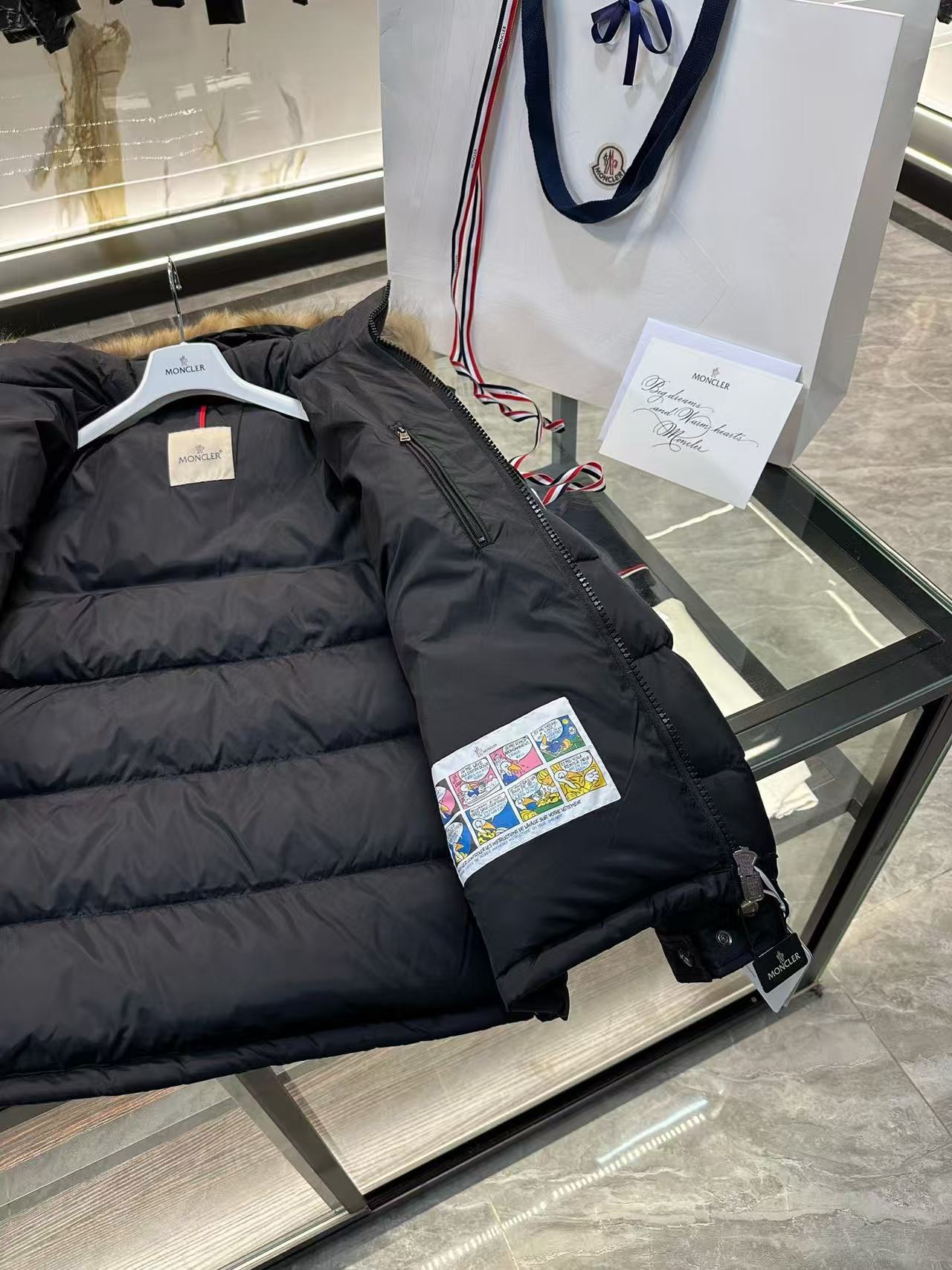 MC Mayaf Hooded Short Down Jacket