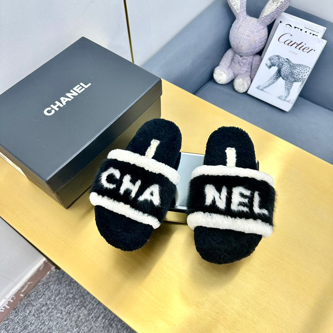 CC Slides Logo Faux Fur 139999