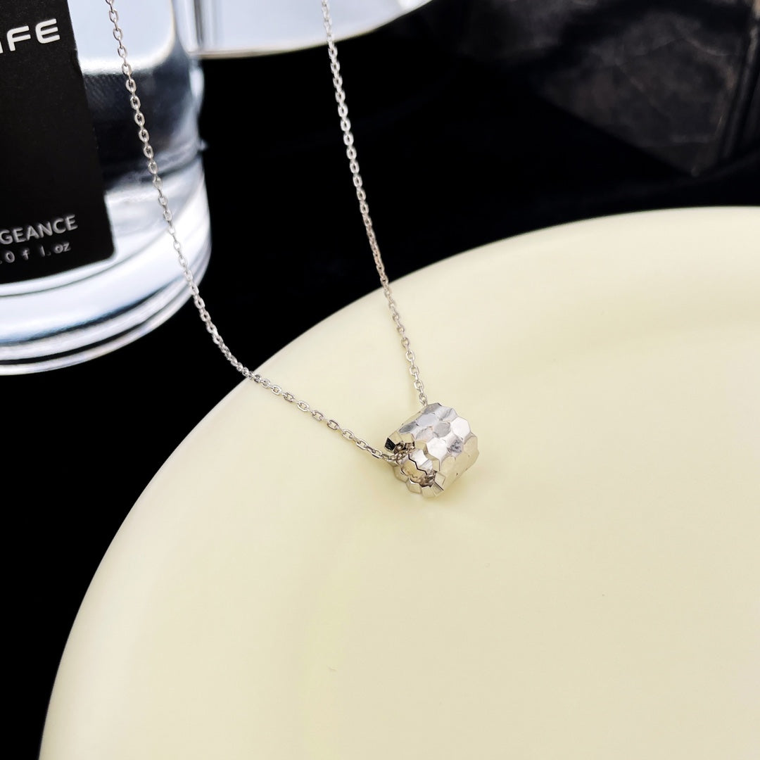 BEE MINI PEDANT ZIRCONIA NECKLACE