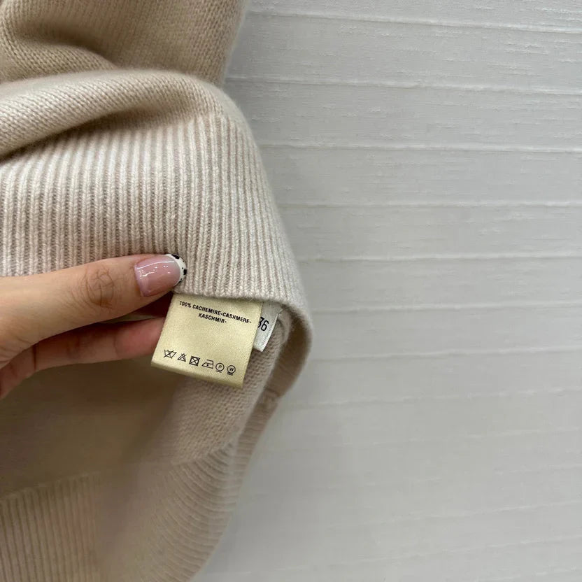 HM Embroidered Logo Vest in Beige and White Cashmere