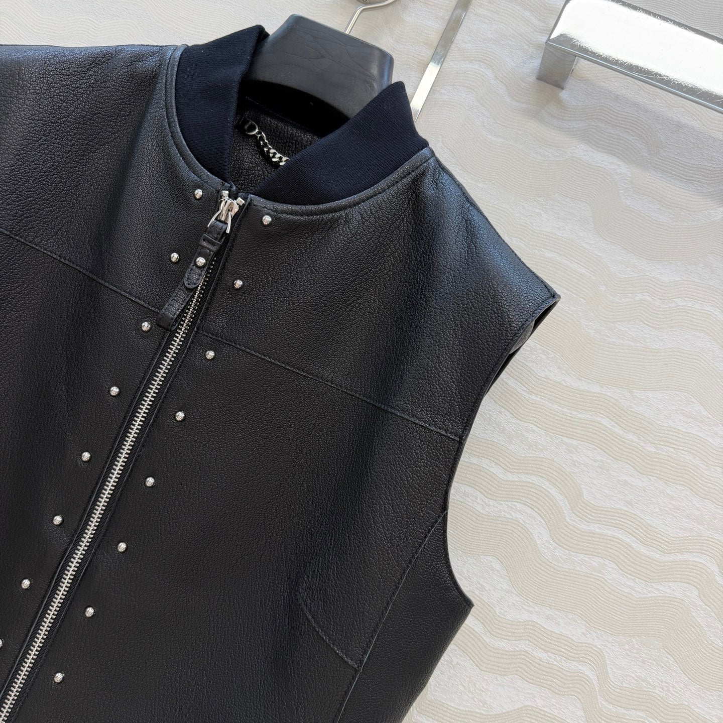 HM Elegant Equestrian-inspired Genuine Jacket Black in Sheepskin