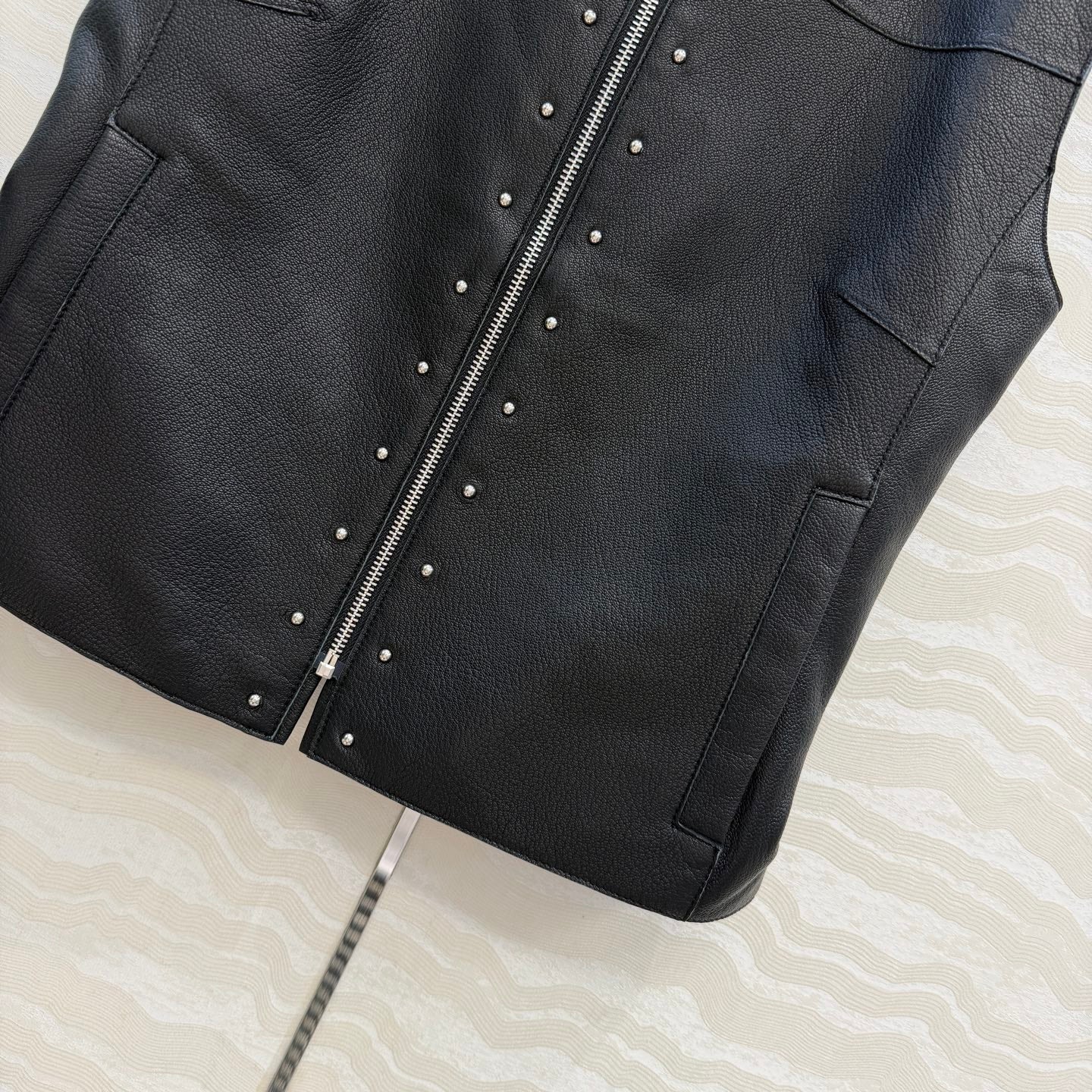 HM Elegant Equestrian-inspired Genuine Jacket Black in Sheepskin