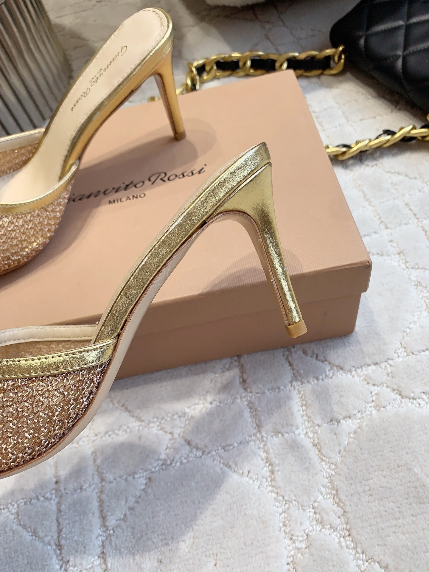 GR Pointed-Toe Mule Sandals 8.5cm Gold Metallic Cowhide & Mesh 854879