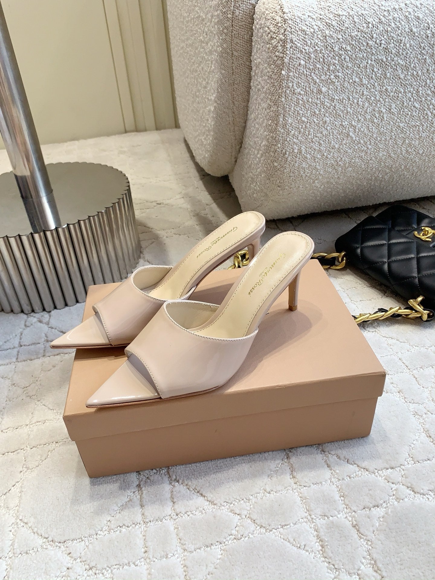 GR Pointed-Toe Mule Sandals 8.5cm Beige Patent Cowhide 851873