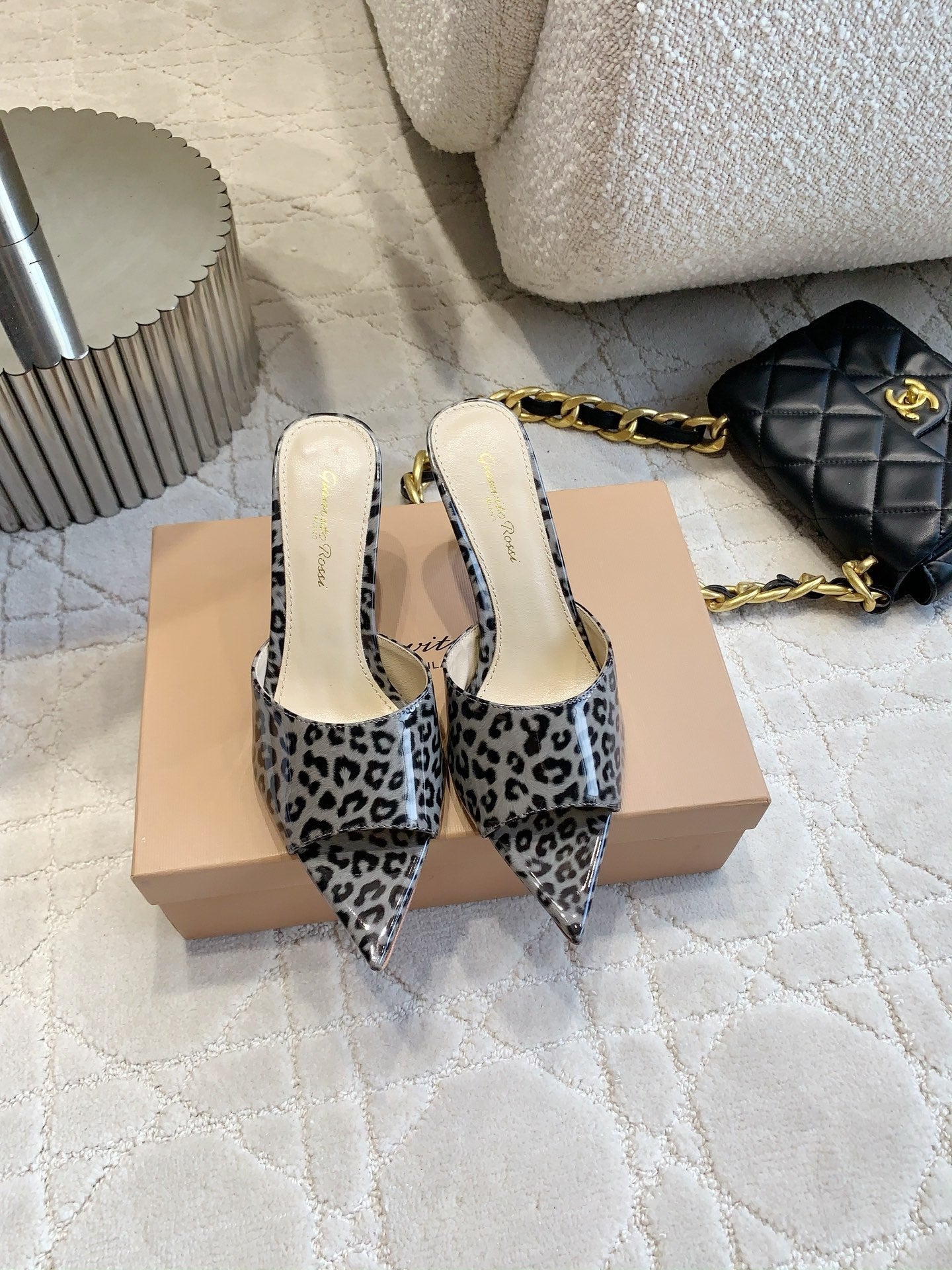 GR Leopard Print Pointed-Toe Mules 8.5cm Grey Patent Cowhide 851872