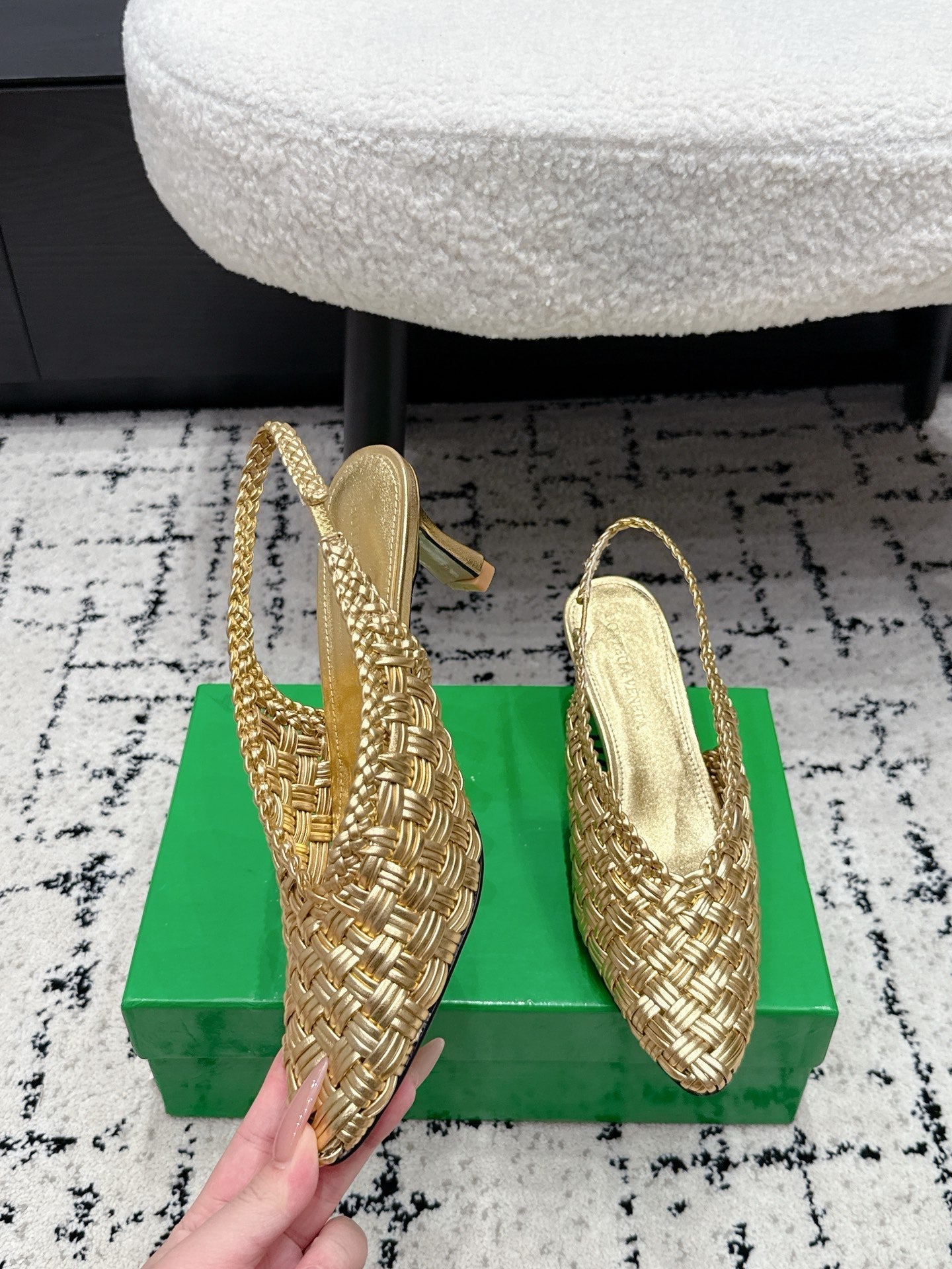 BV 26SS Intrecciato Slingback Heels 5.5cm Gold Metallic Woven Leather 858418