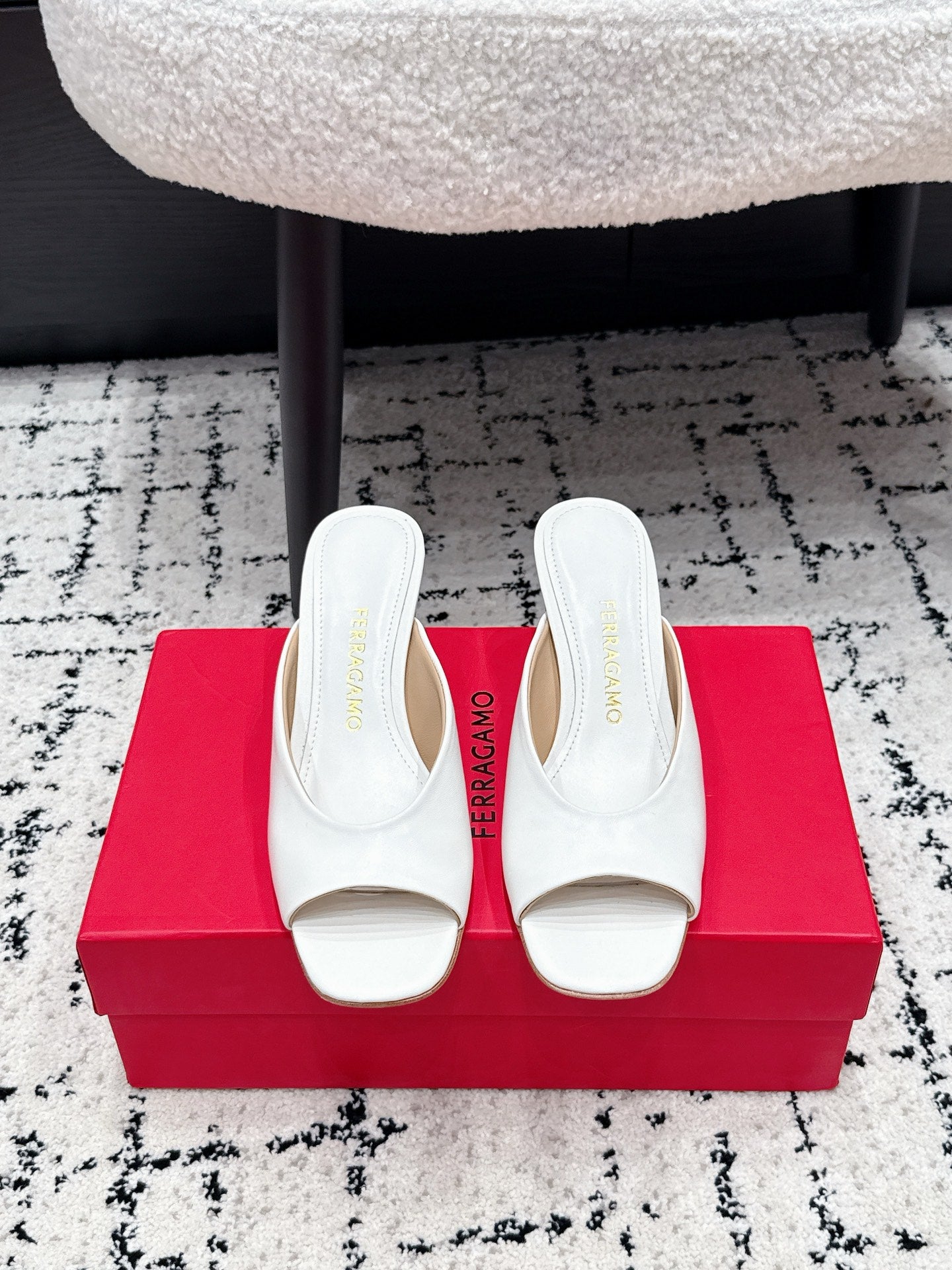 FG 26SS Logo Peep Toe Mules 5.5cm White Lambskin 858415