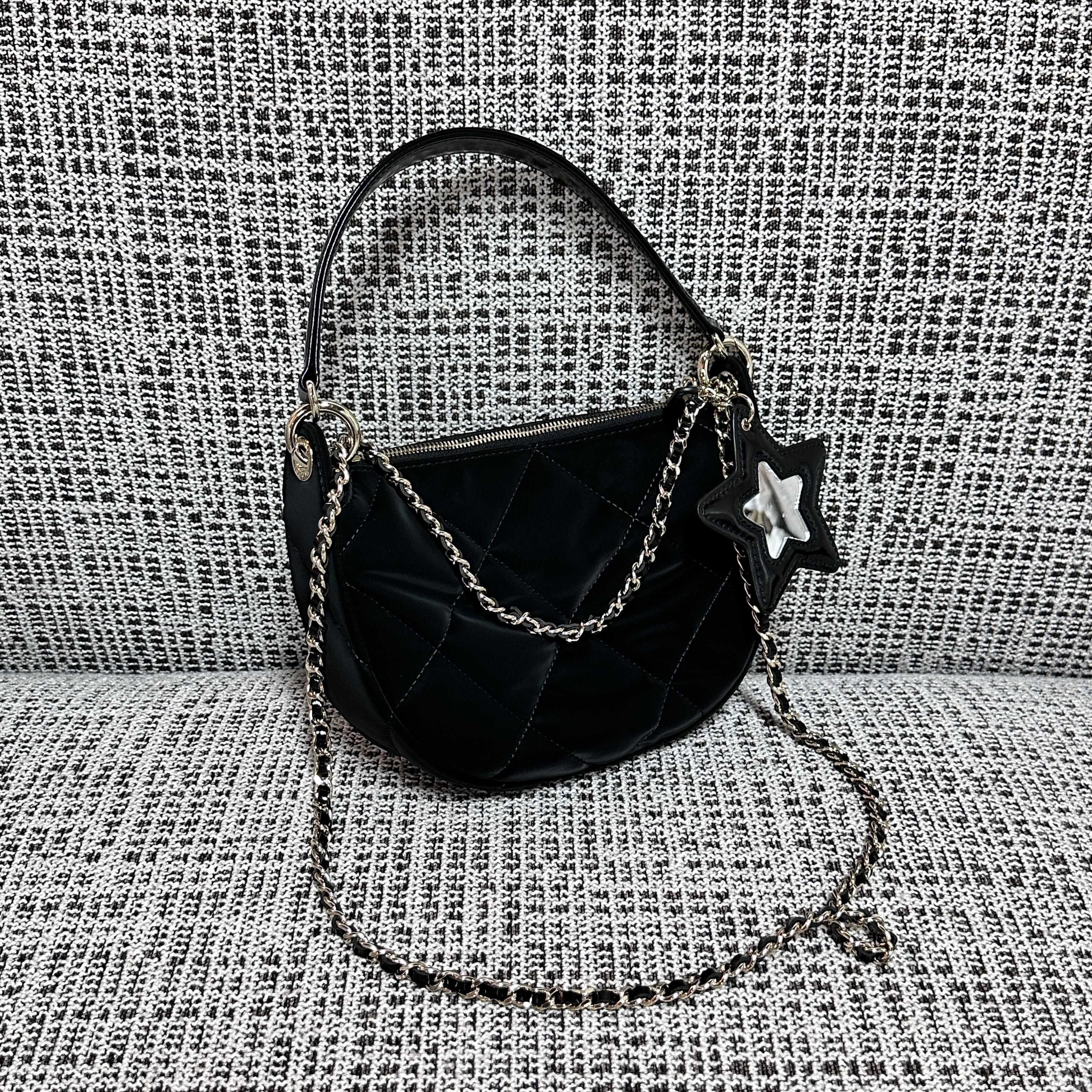CC Coco Neige Clutch With Chain Star Charm 22cm Black Velvet