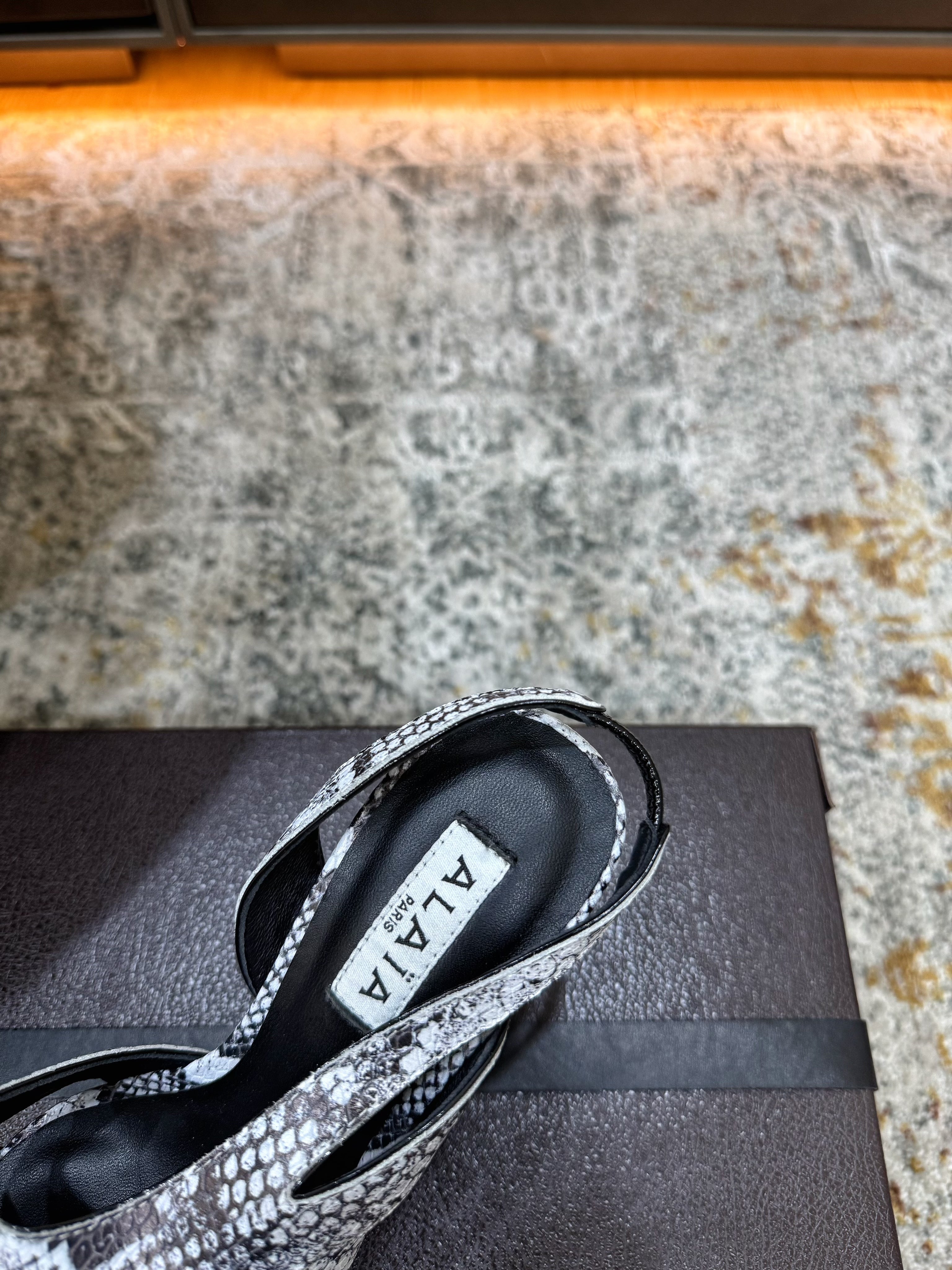 Alaia Snake Print Slingback Pumps 9.5cm Grey Cowhide 881559