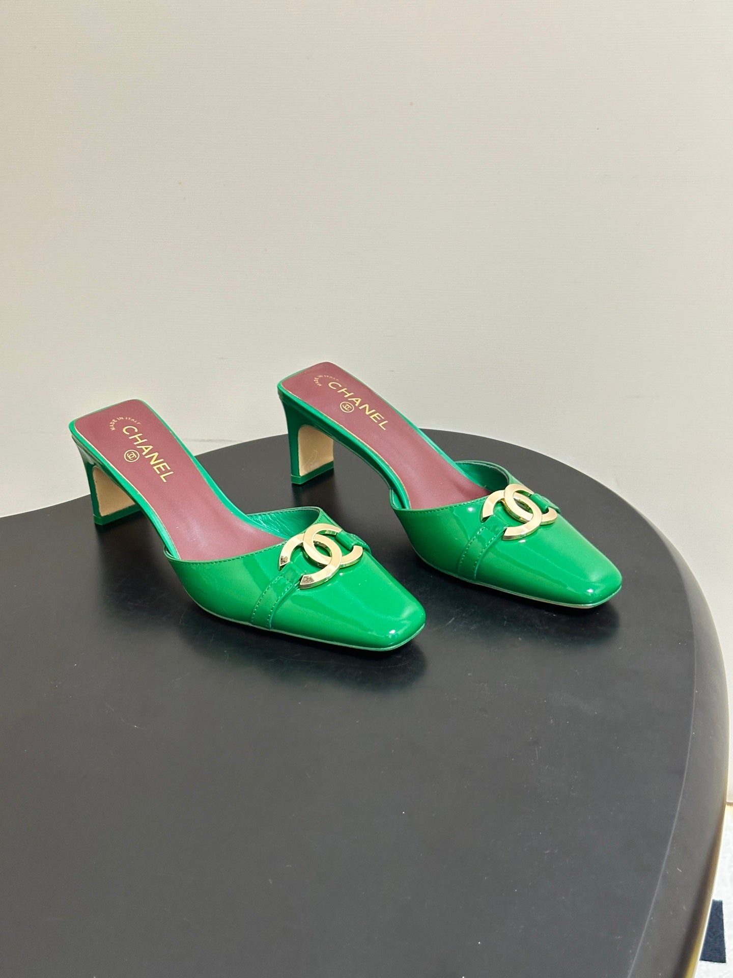 CC 26A Square Toe Mules 6cm Green Patent Leather 888039