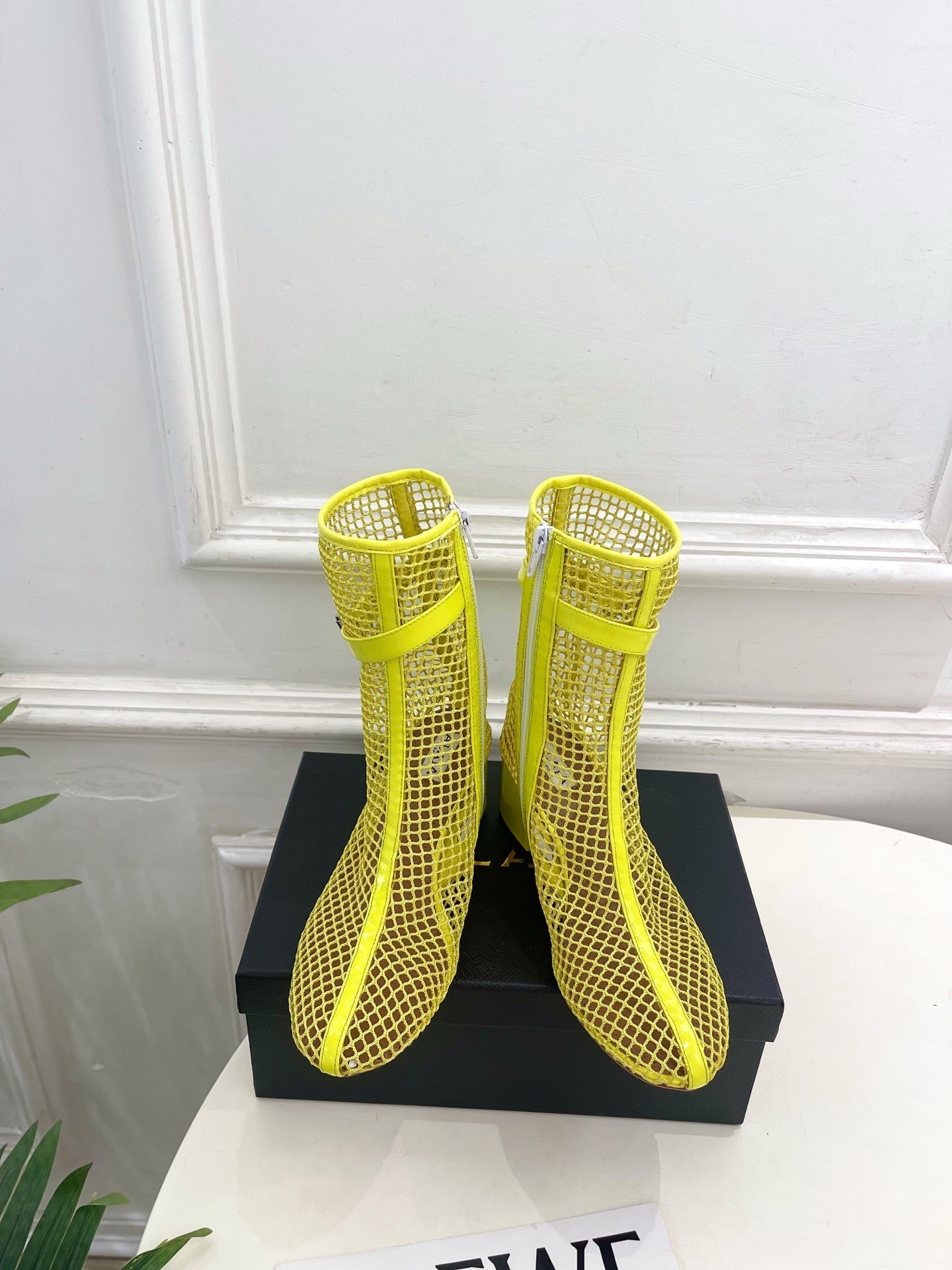 Alaia Boots 5.5cm Fishnet Ankle Boots Yellow Mesh Patent Leather 892044