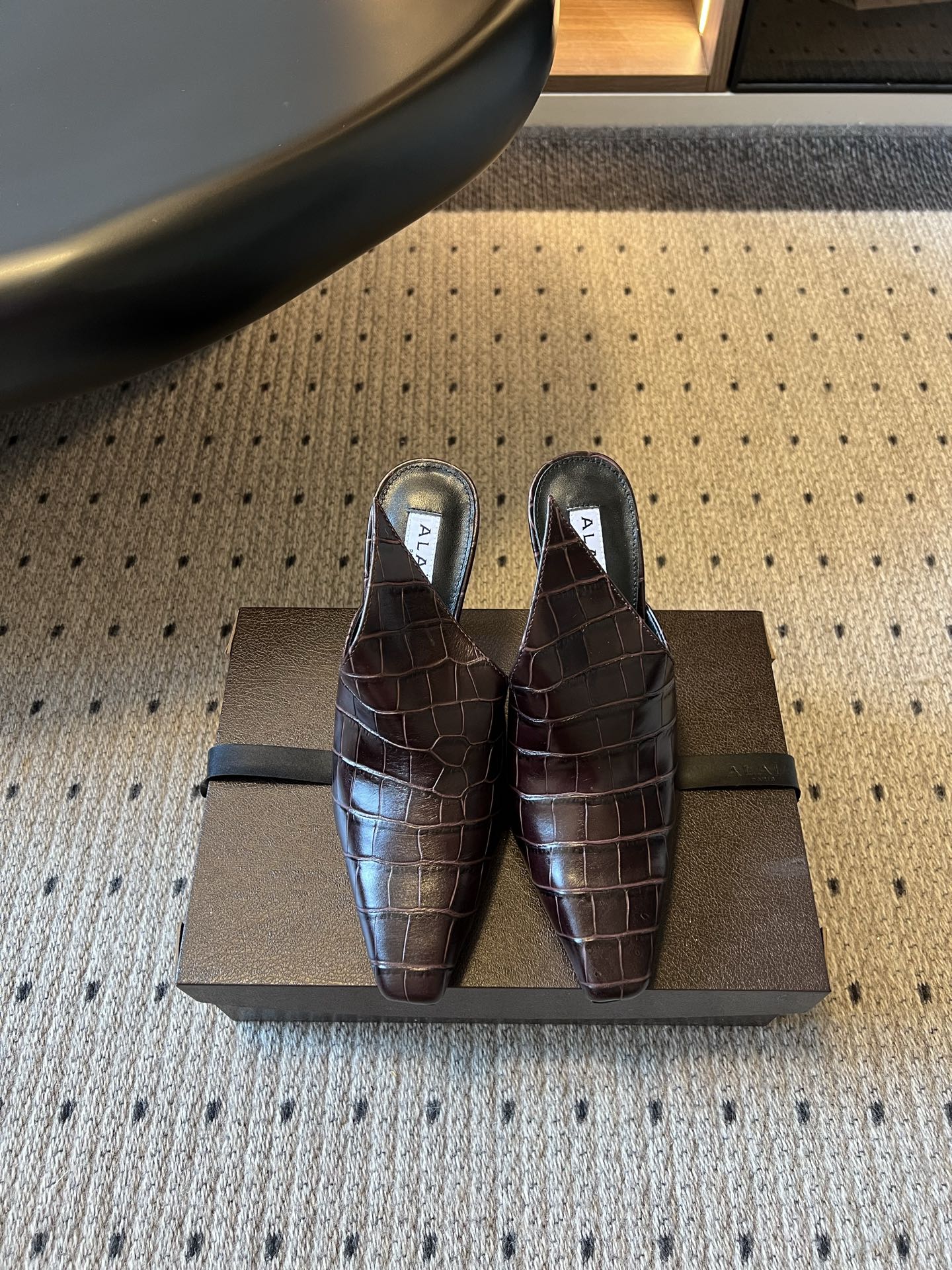 Alaia Croc-Embossed Pointed Toe Mules 10cm Chocolate Cowhide