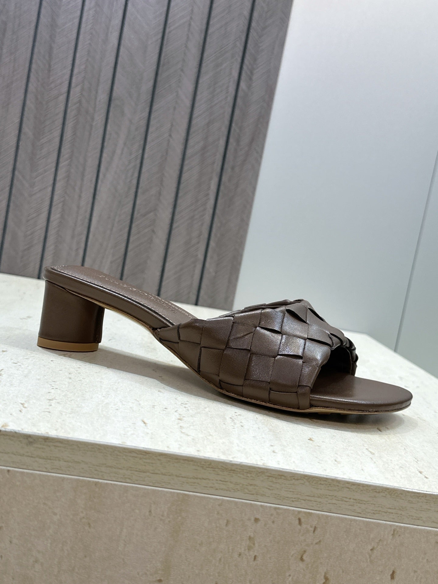 BV 26s Blink Intrecciato Mules 4.5cm Coffee Leather 896579