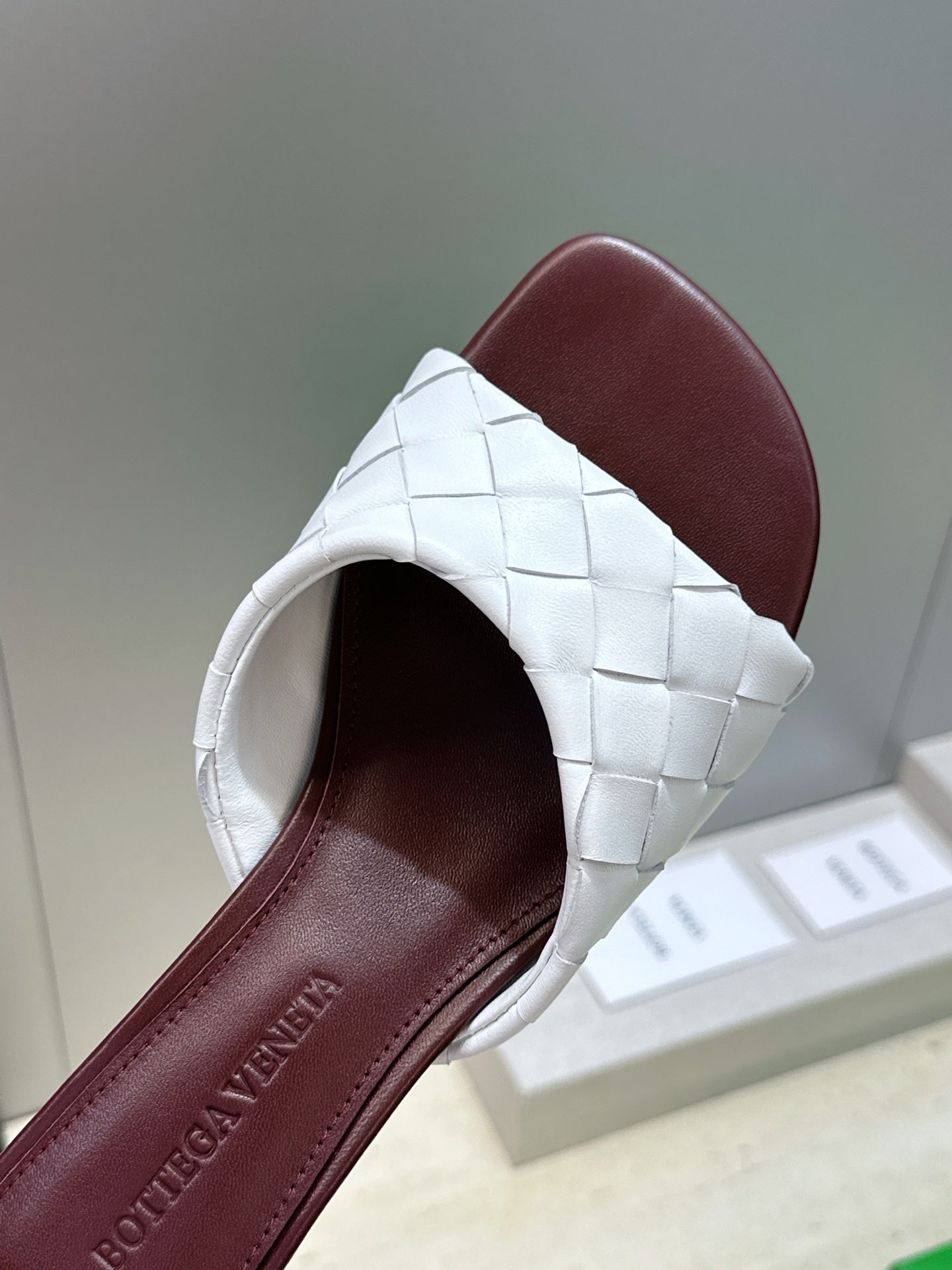 BV 26s Blink Intrecciato Mules 4.5cm White Brown Leather 896572