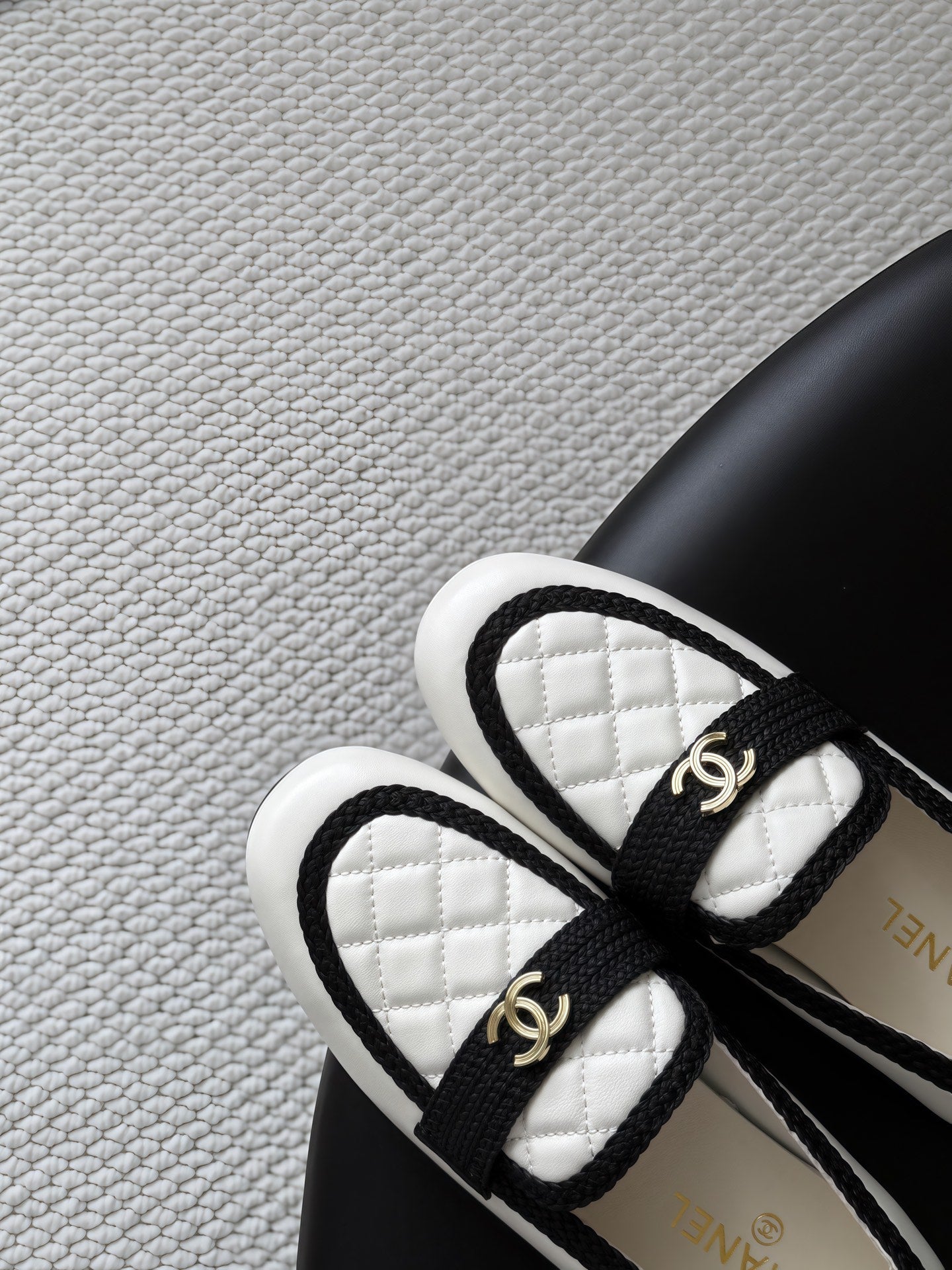 CC Quilted Logo Loafers White Leather 914189