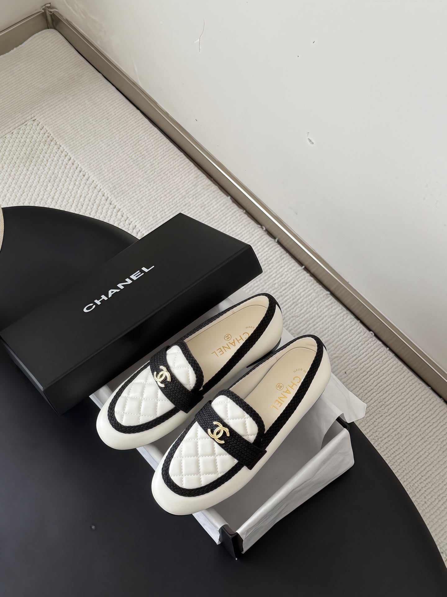 CC Quilted Logo Loafers White Leather 914189