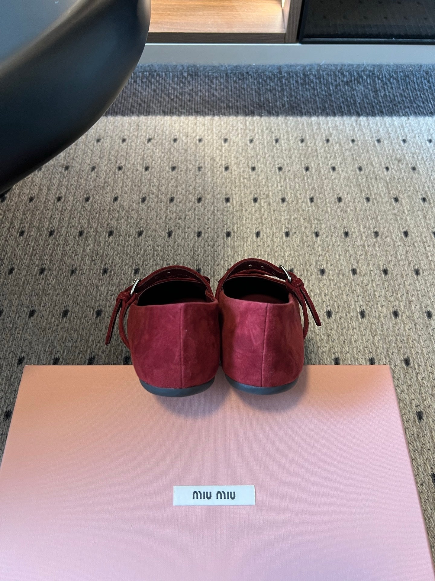 Miu Pointed Toe Bow Mary Jane Flats Red Suede 933430
