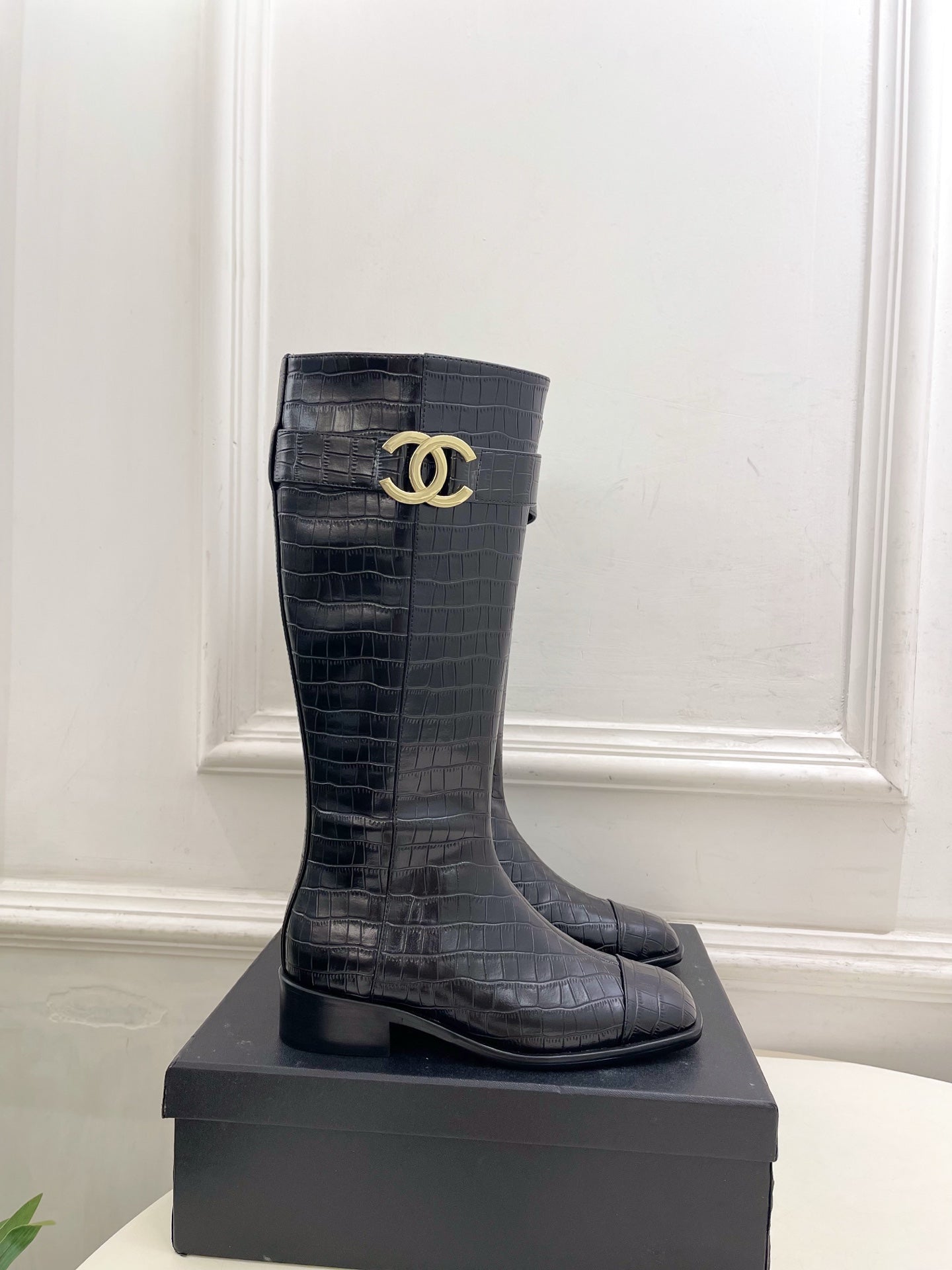 CC Double C Knee-High Boots 3.5CM Black Croc-Embossed Leather 946895