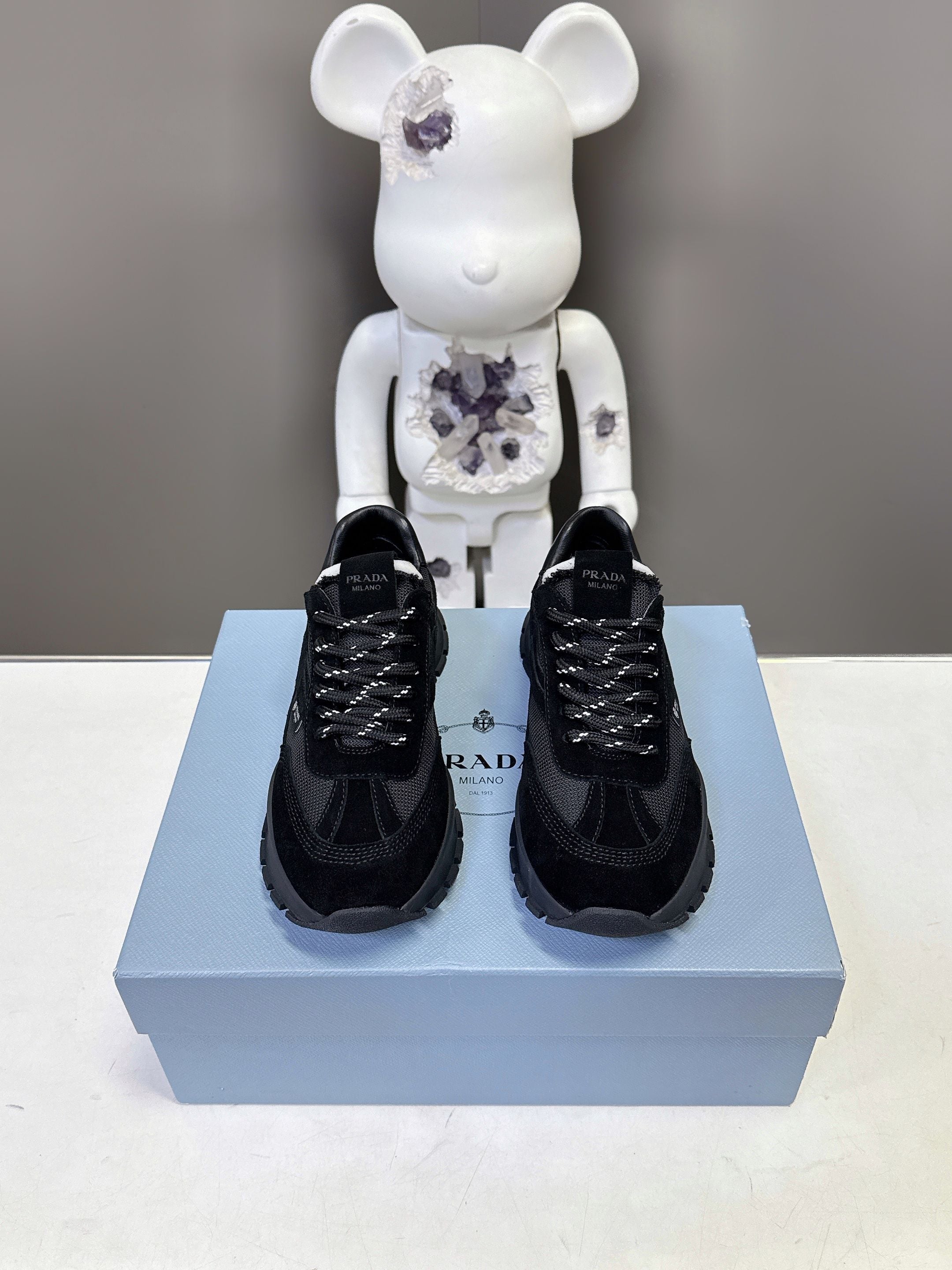 Prad 26ss Milano Logo Label Sneakers Black Mesh Suede 951932