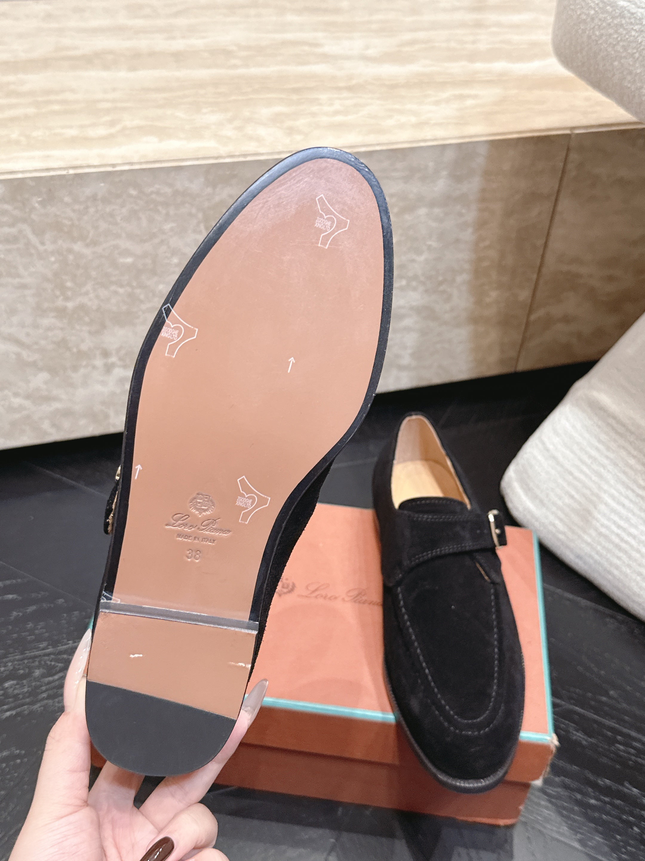 LP Single Monk Strap Loafers Buckle Black Suede 954480