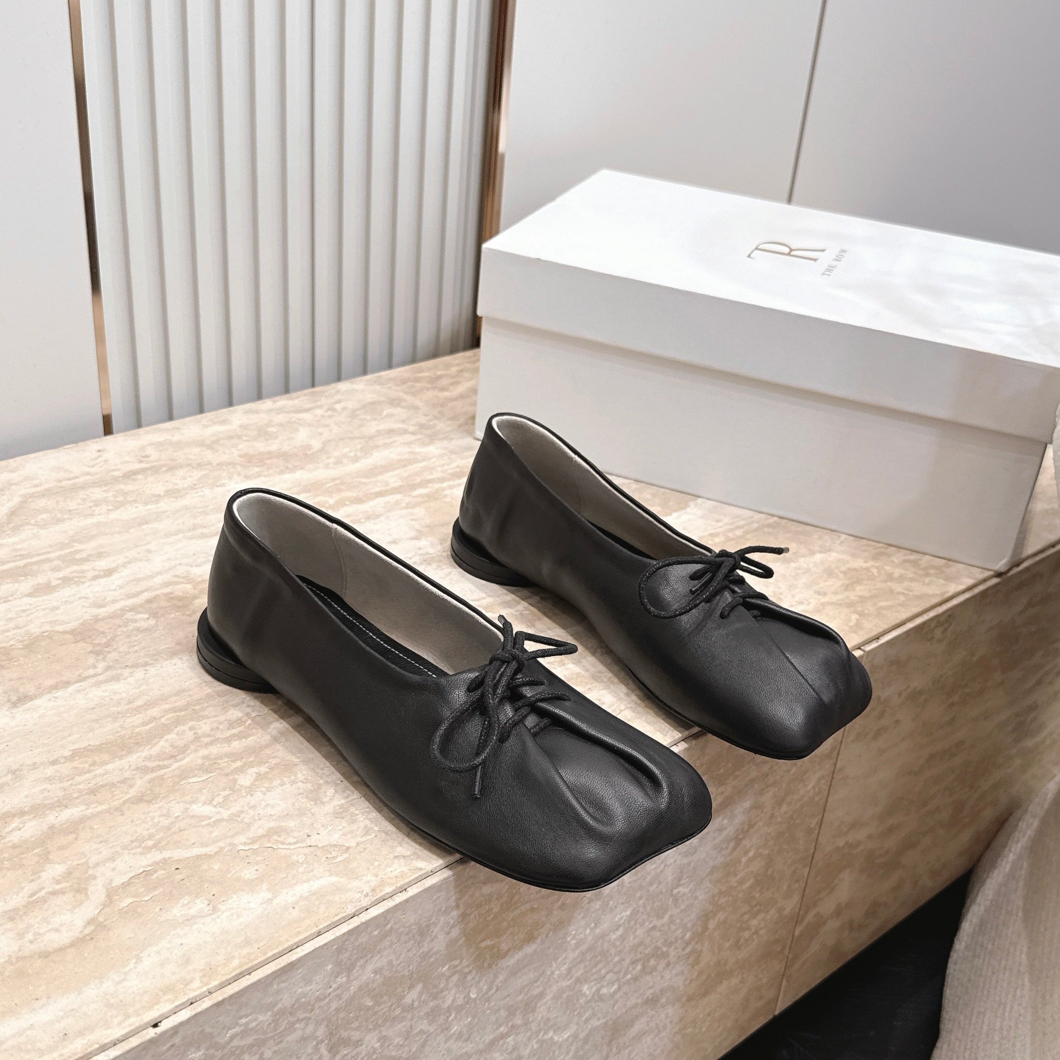 TR Lace-Up Ballet Flats Square Toe Black Leather 954412