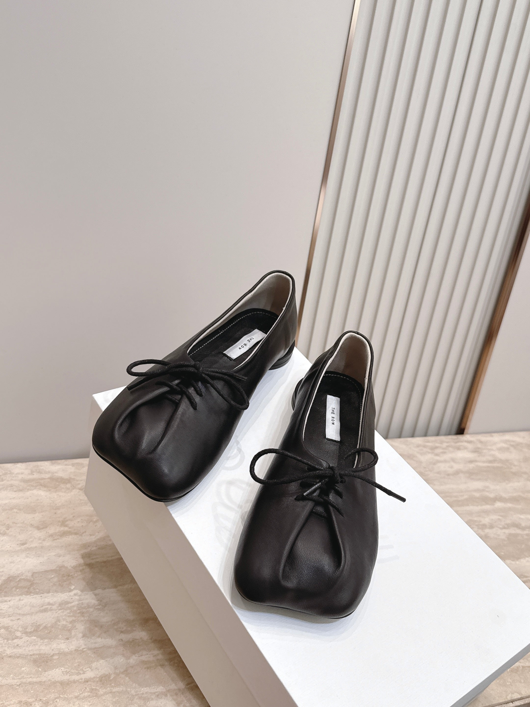 TR Lace-Up Ballet Flats Square Toe Black Leather 954412