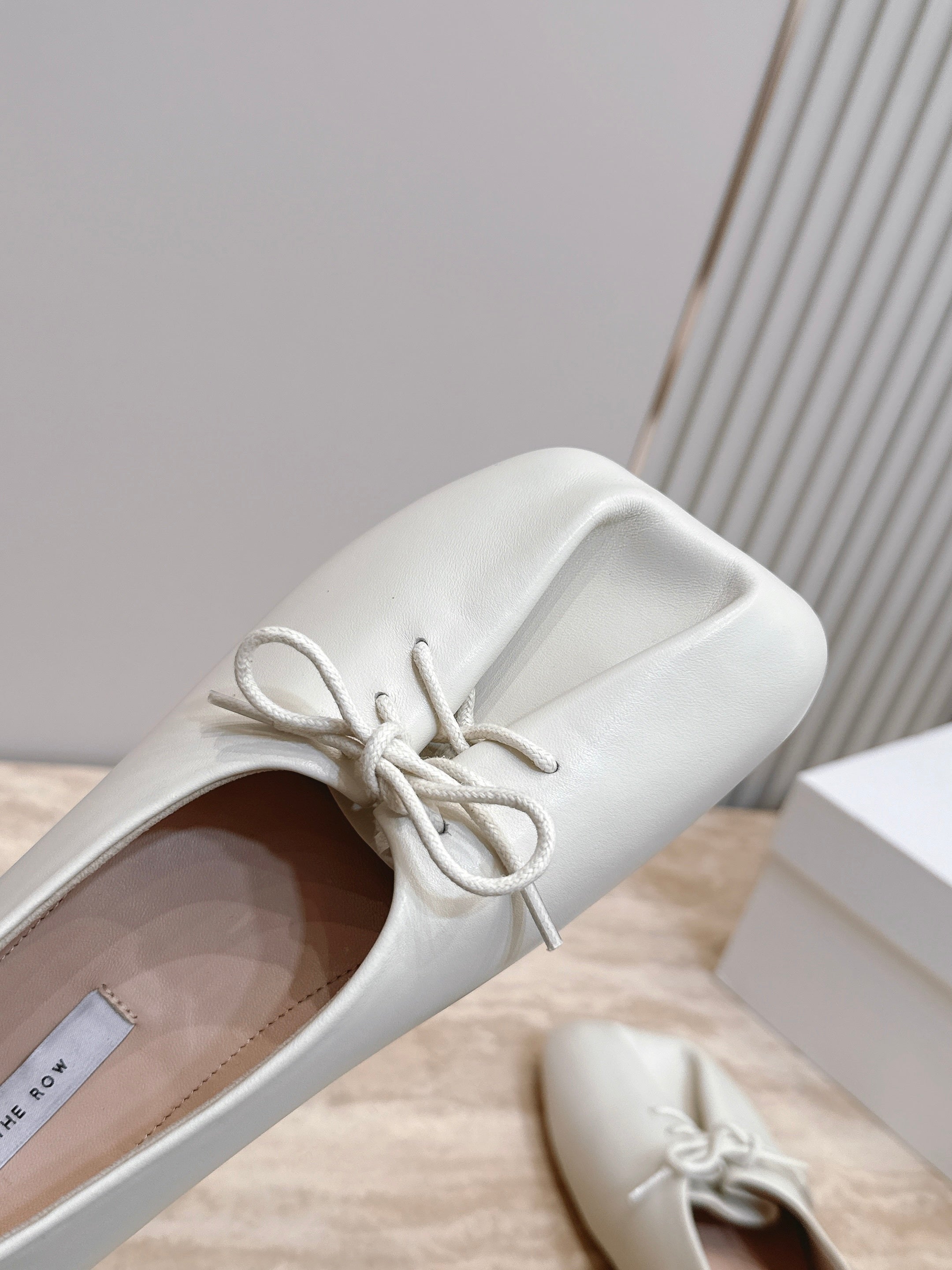 TR Lace-Up Ballet Flats Square Toe Cream Leather 954411