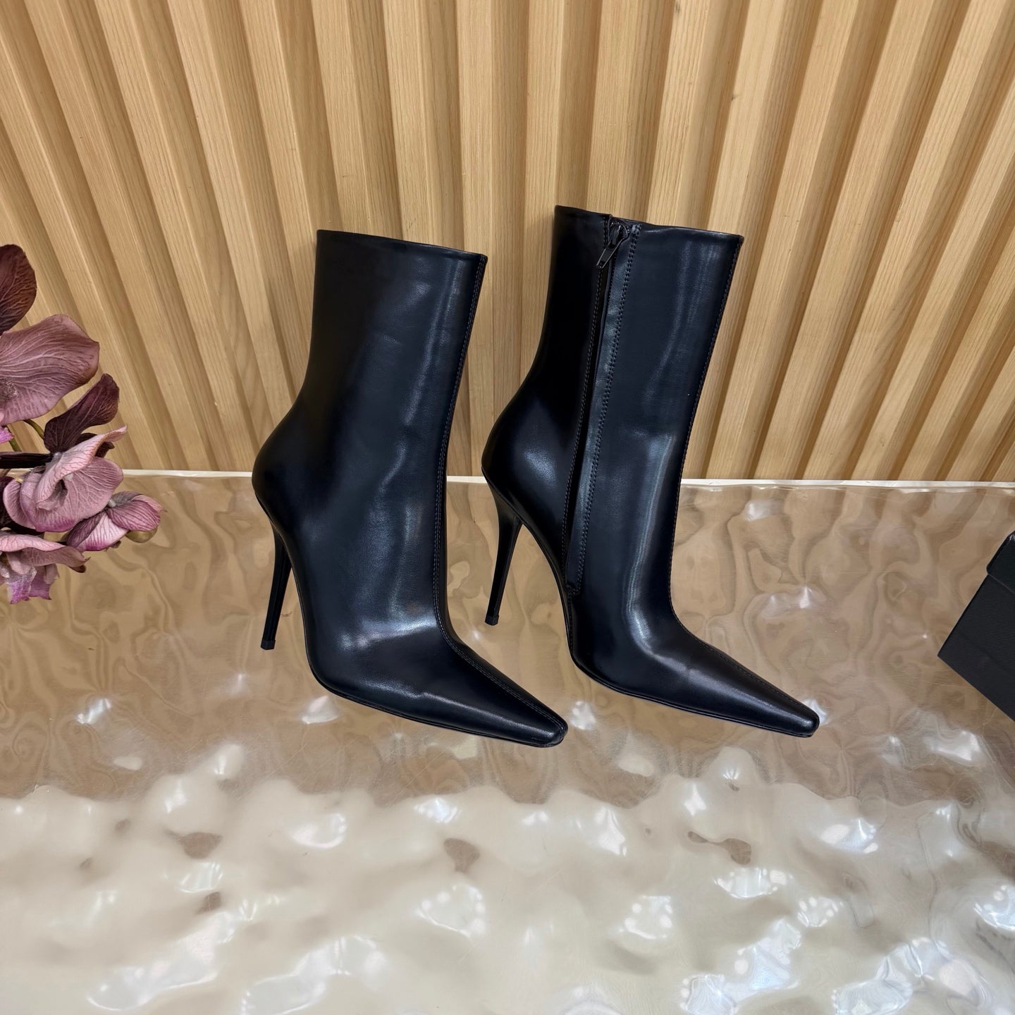 YSL Pointed-Toe Stiletto Ankle Boots 8CM Black Leather 955831