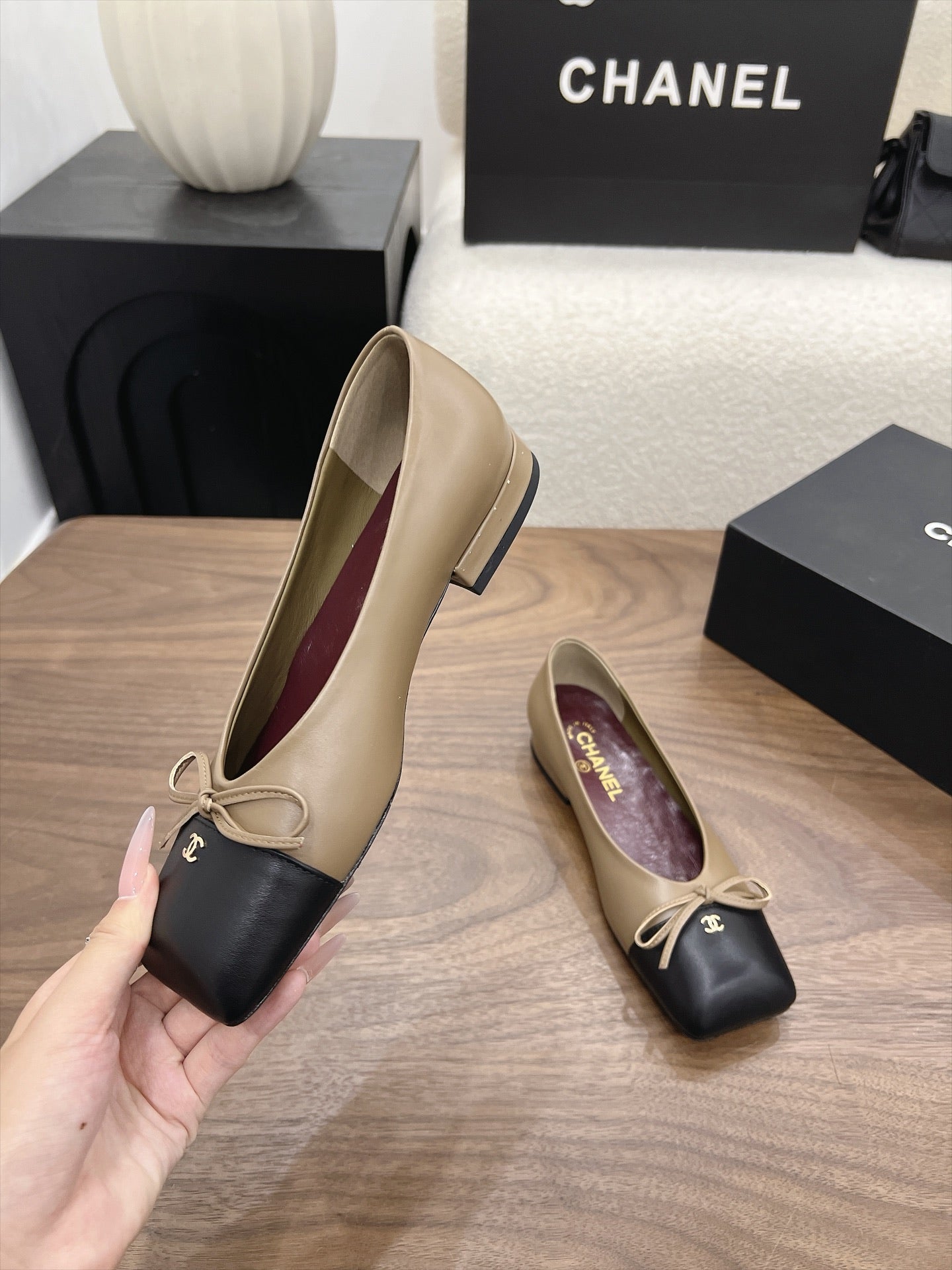 CC Square-Toe Ballet Flats Beige Black Lambskin 961516