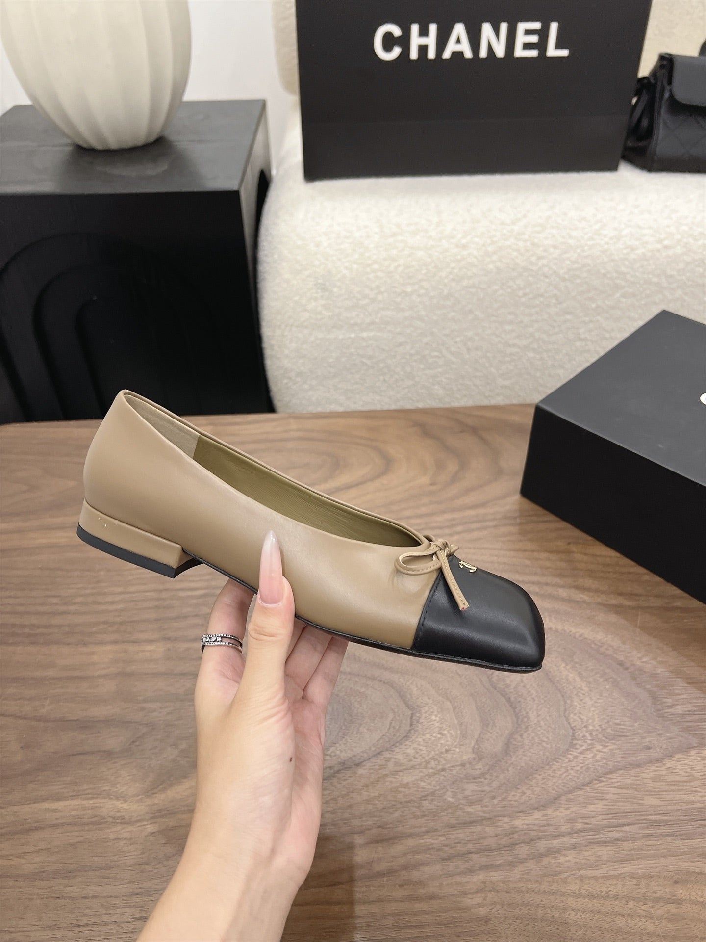 CC Square-Toe Ballet Flats Beige Black Lambskin 961516