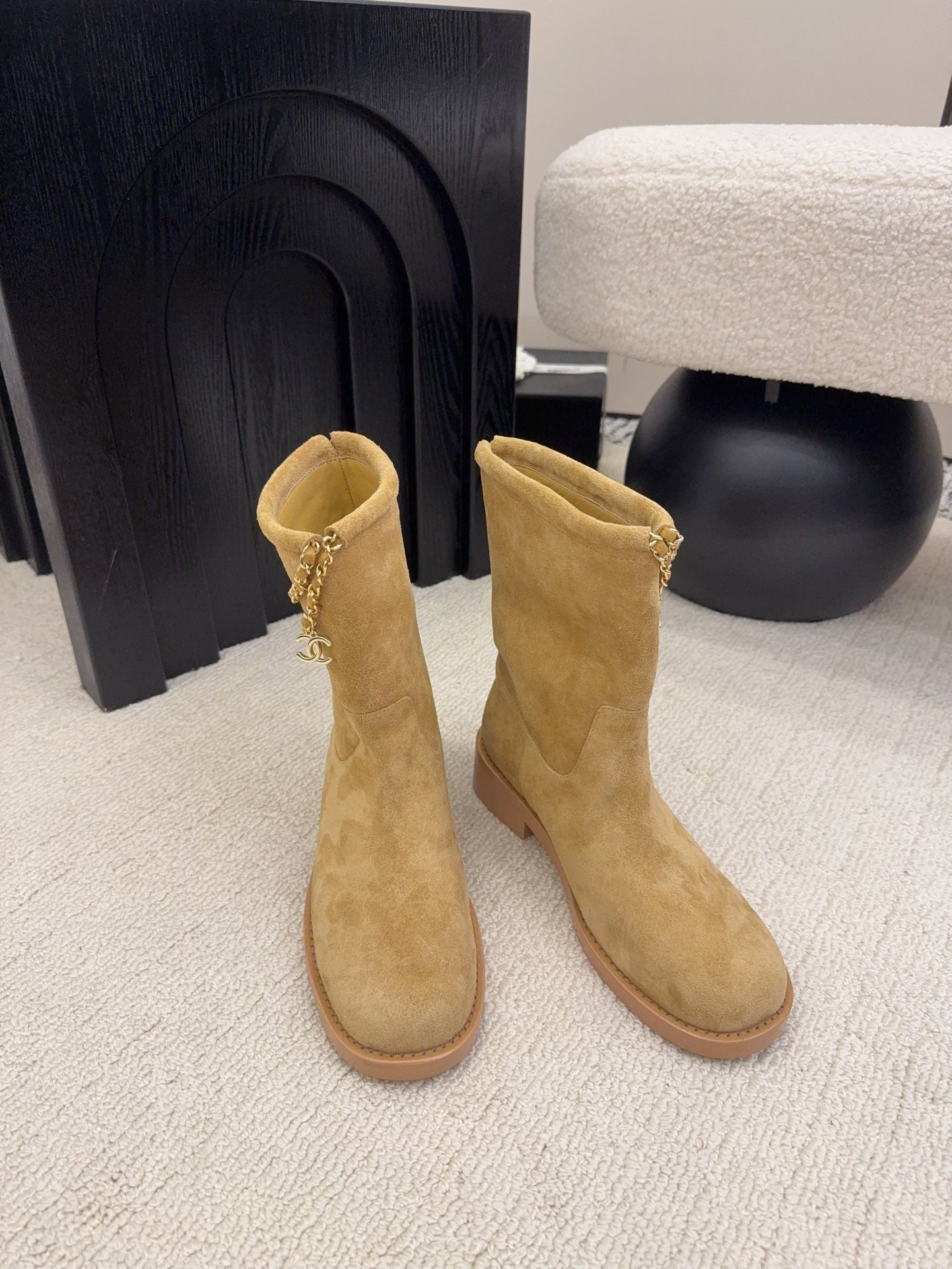 CC Mid-Calf Boots 4CM Gold Chain Charm Camel Knit Suede 961504