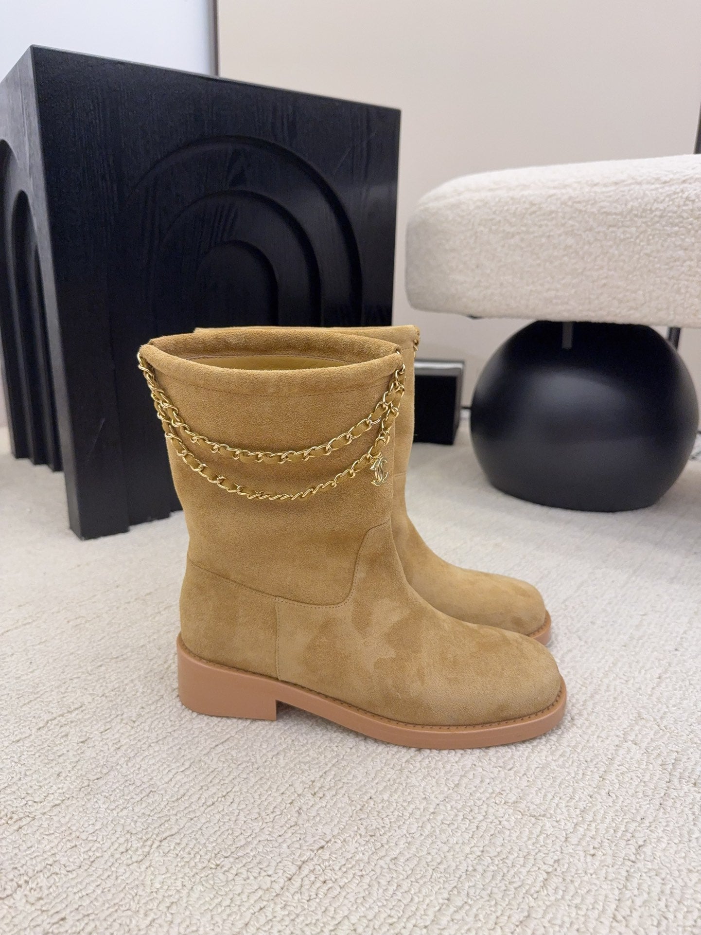 CC Mid-Calf Boots 4CM Gold Chain Charm Camel Knit Suede 961504