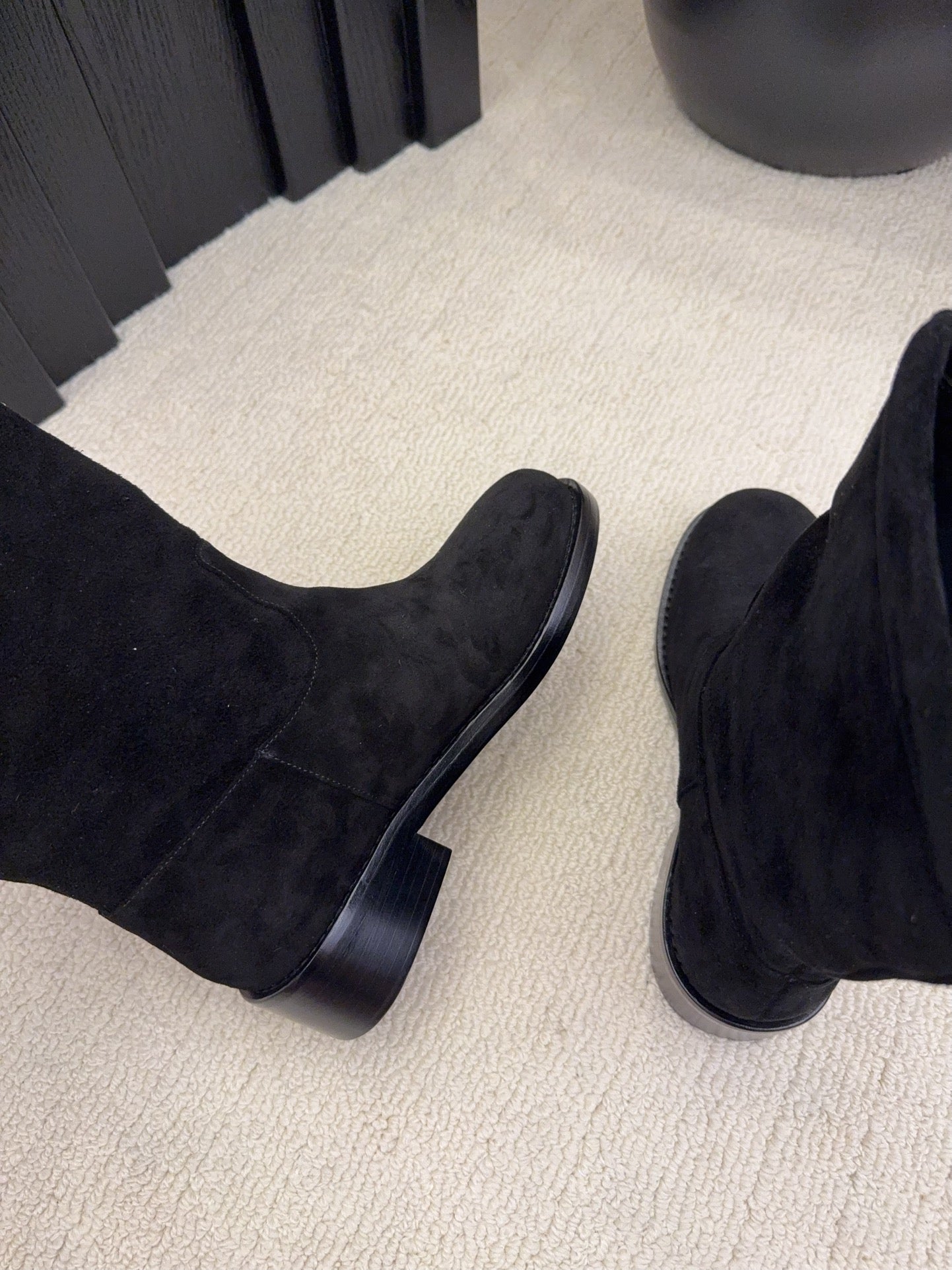 CC Mid-Calf Boots 4CM Gold Chain Charm Black Suede 961499