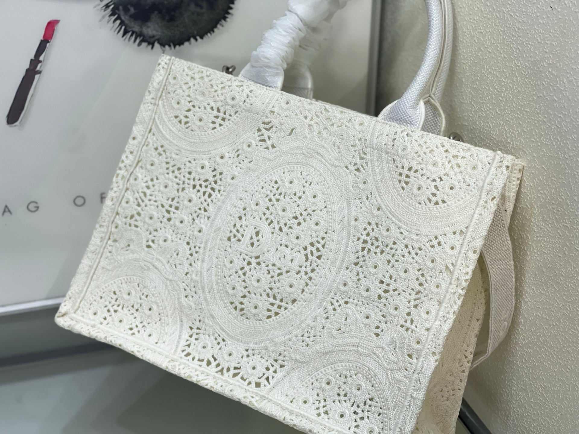 CD Book Tote With Strap Dior Médaillon Embroidery Cream Crochet 164677