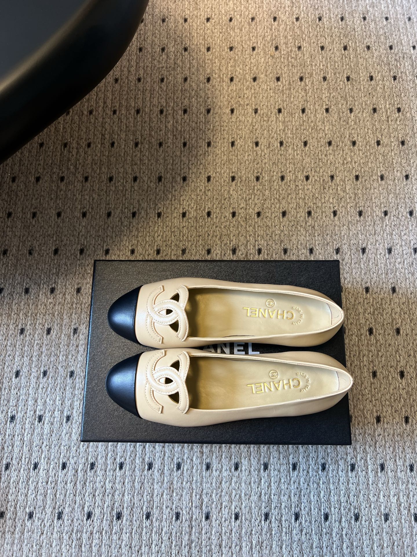CC Moccasins Logo Beige Black Leather 984298