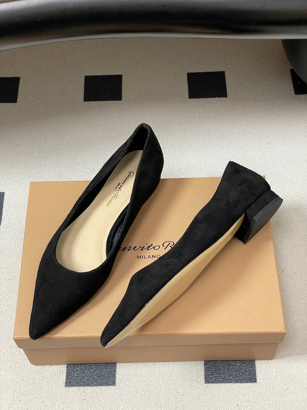 GR 26s Flats Black Suede 164793