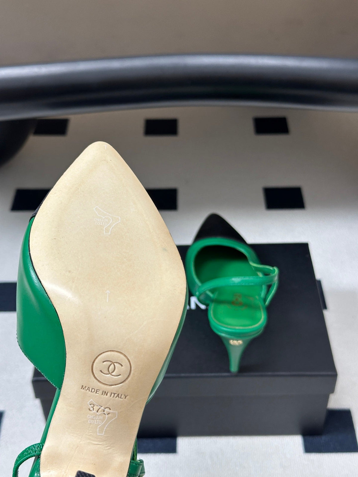 Chanel 26s Pointed Toe High Heel Slingbacks 8.5 Cm Green Lambskin Black Fabric