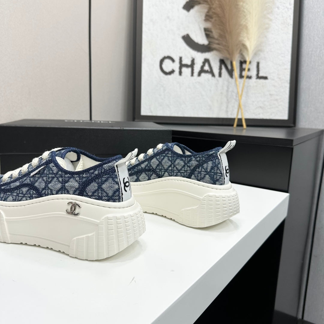 CC 26S Sneakers in Navy Blue Diamond-Patterned Woven Fabric