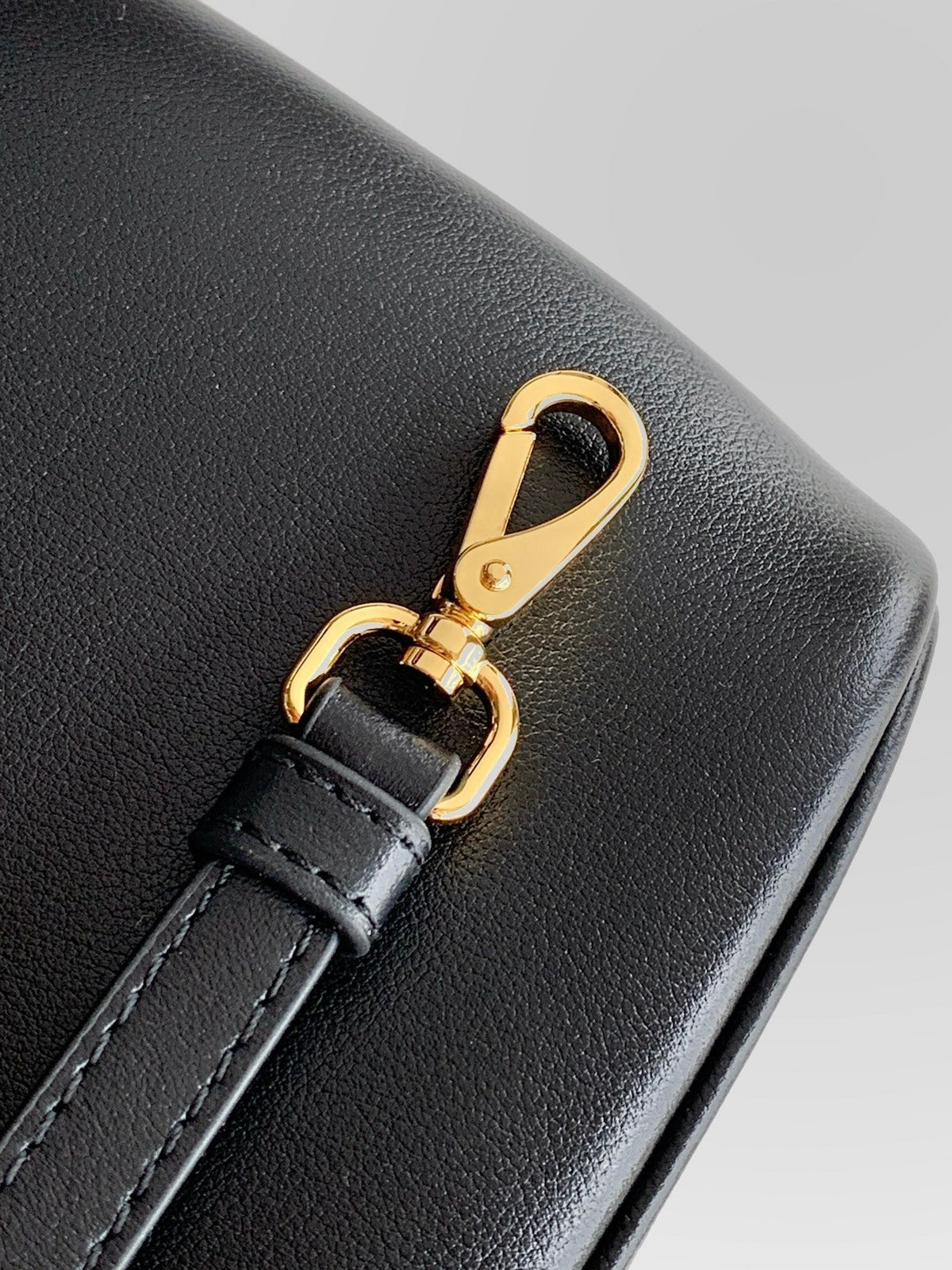 Prada 2026 Buckle Small Bag 22cm Leather