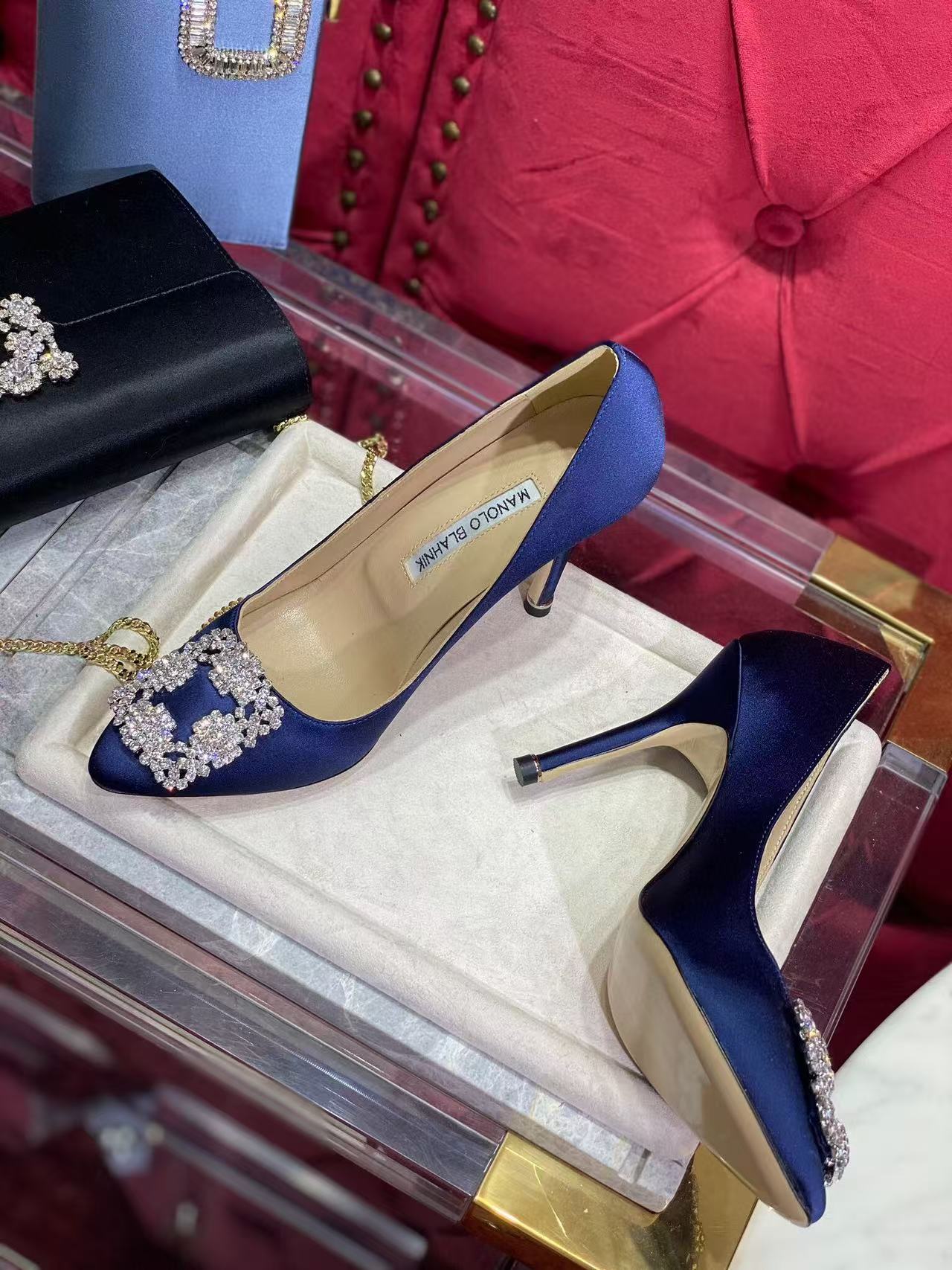 Manolo Blahnik Hangisi Buckle Pump 10cm Blue Satin