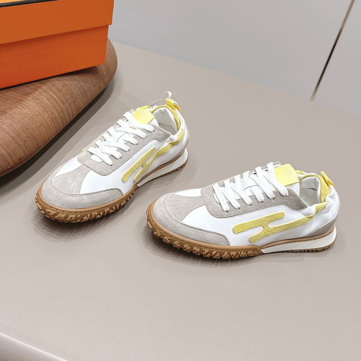 HM 26S Bouncing Sneakers White Calfskin Light Grey Yellow Suede