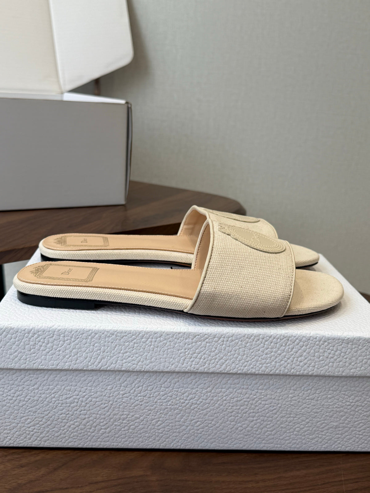 CD 26s D Badge Flat Slide Sandals Ivory White Canvas And Calfskin 294815