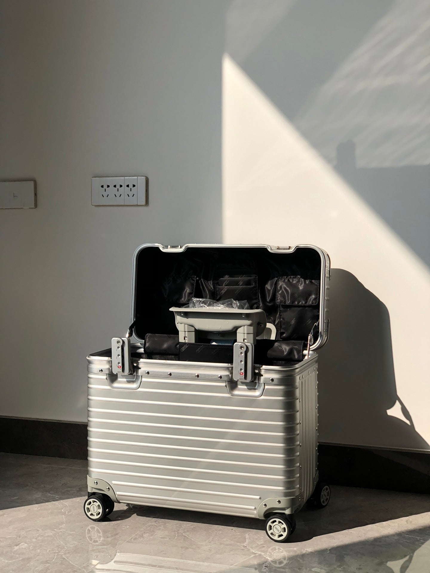 Rimowa 2025 Travel Suitcase Silver Aluminum 273821