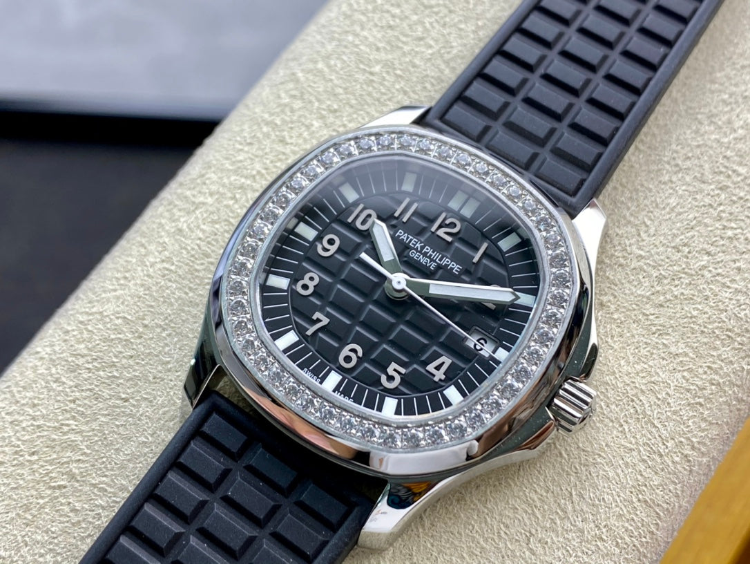 PATEK Aquanaut 35.6mm Black Diamond