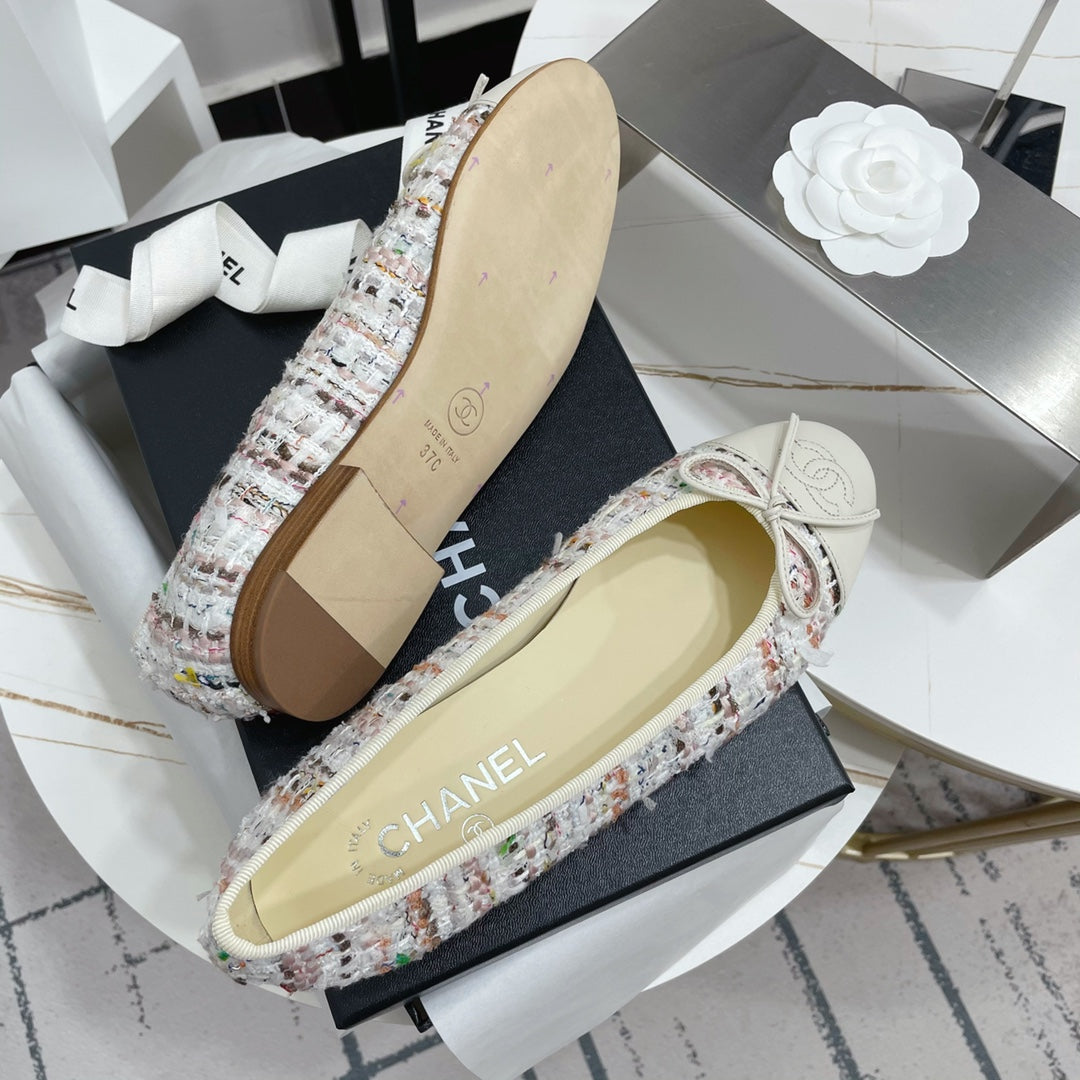 CC 26s Ballet Flat White Colorful Tweed Leather 944405