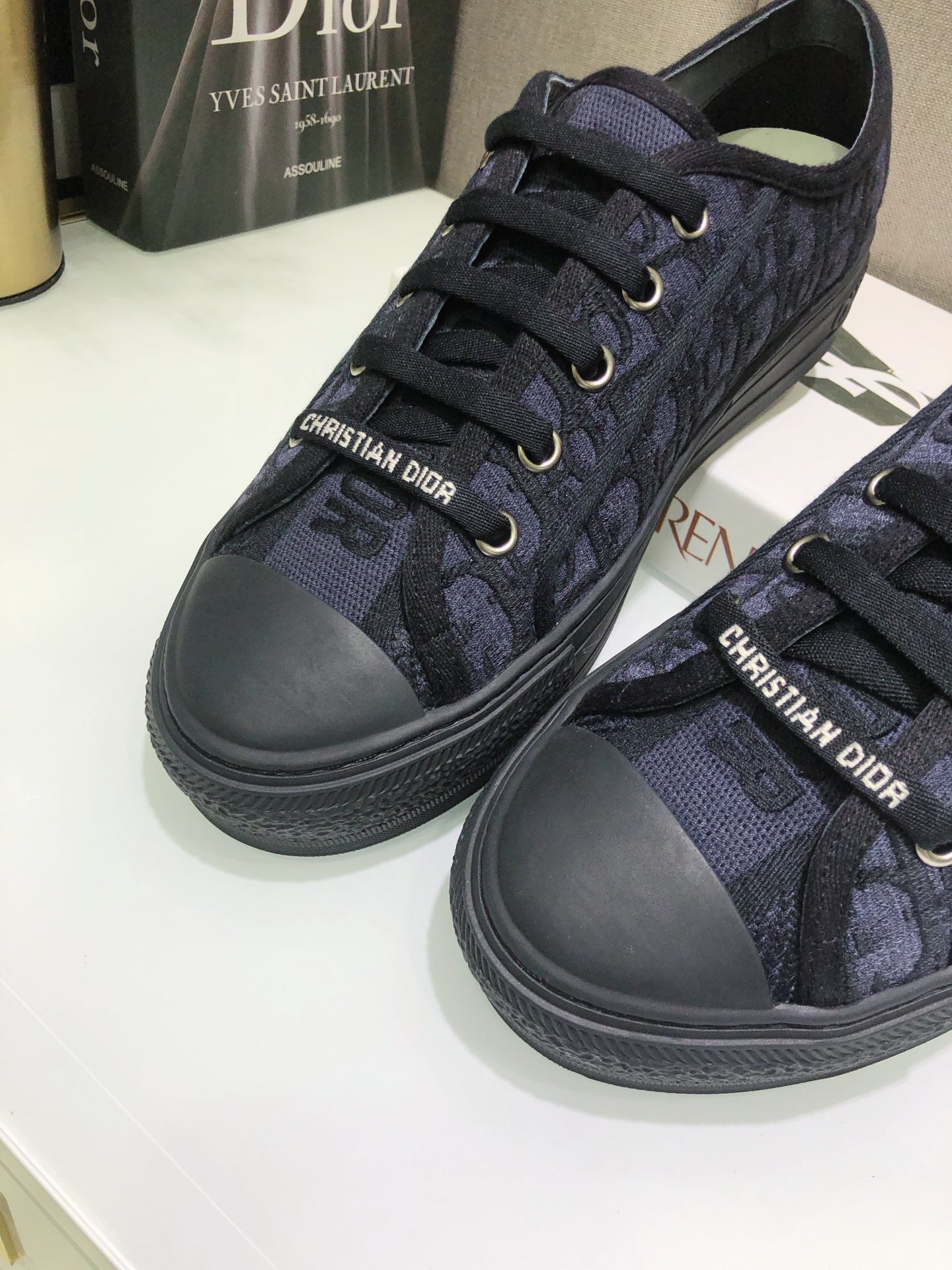 CD 26s Walk'n'Dior Sneaker Green Oblique Embroidered Cotton 966642